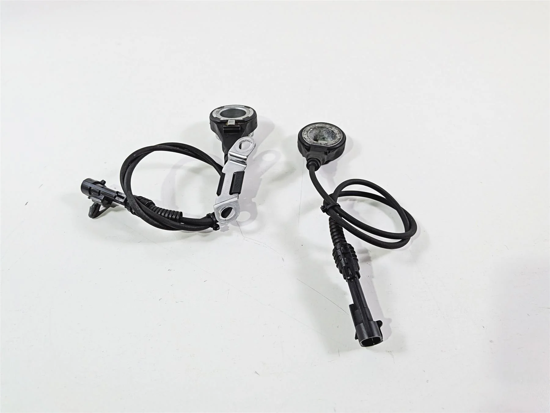 2011 Harley Touring FLHTCU CVO Electra Glide Abs Wheel Sensor Set 40614-08 - Image 4