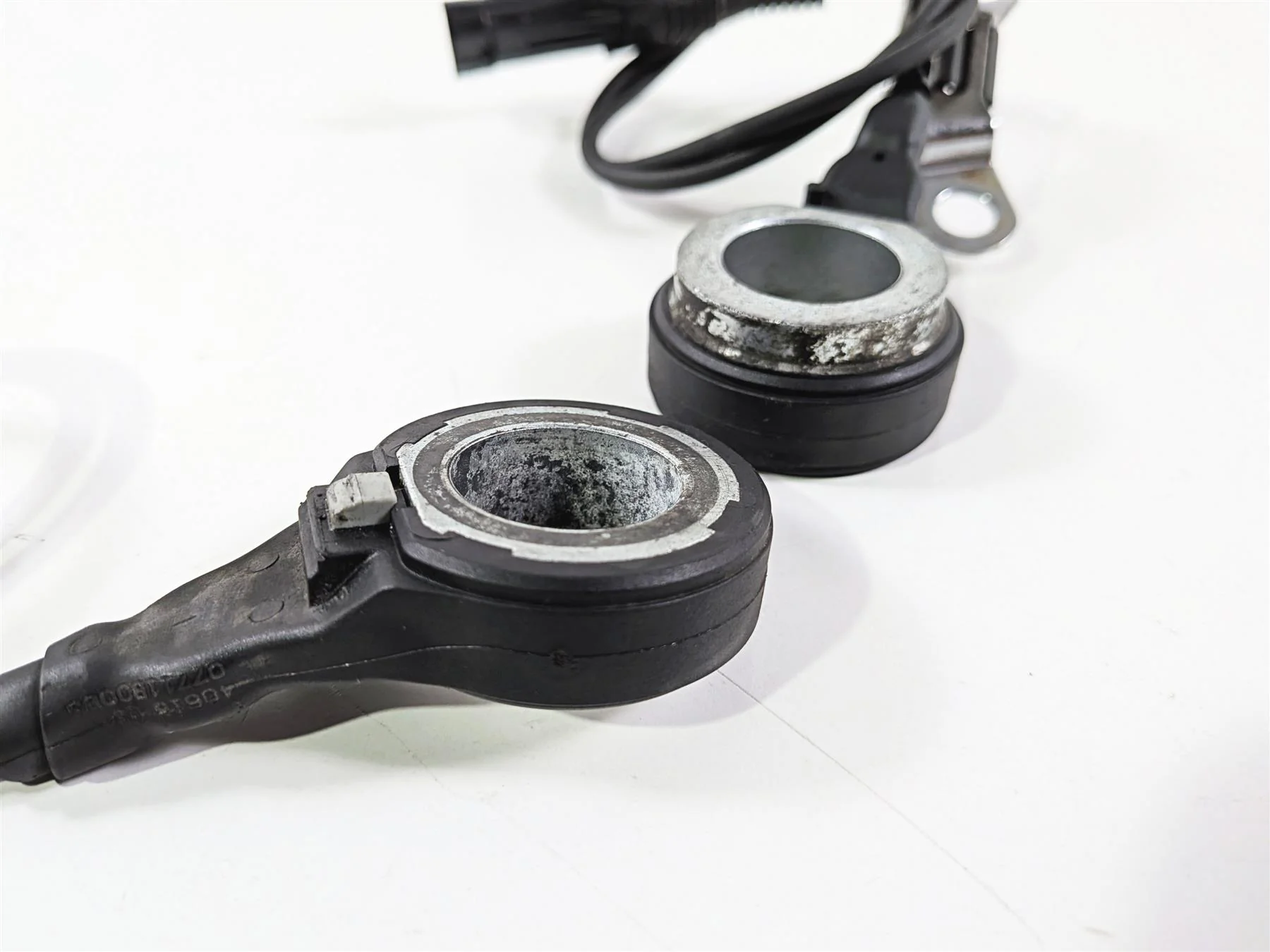 2011 Harley Touring FLHTCU CVO Electra Glide Abs Wheel Sensor Set 40614-08 - Image 9