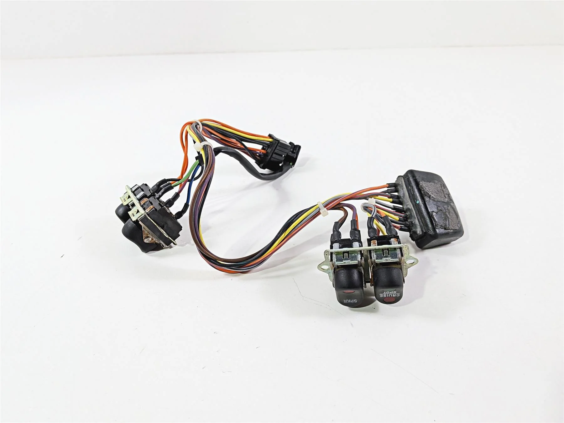 2011 Harley Touring FLHTCU CVO Electra Glide Auxiliary Switch Set 70290-07 - Image 5