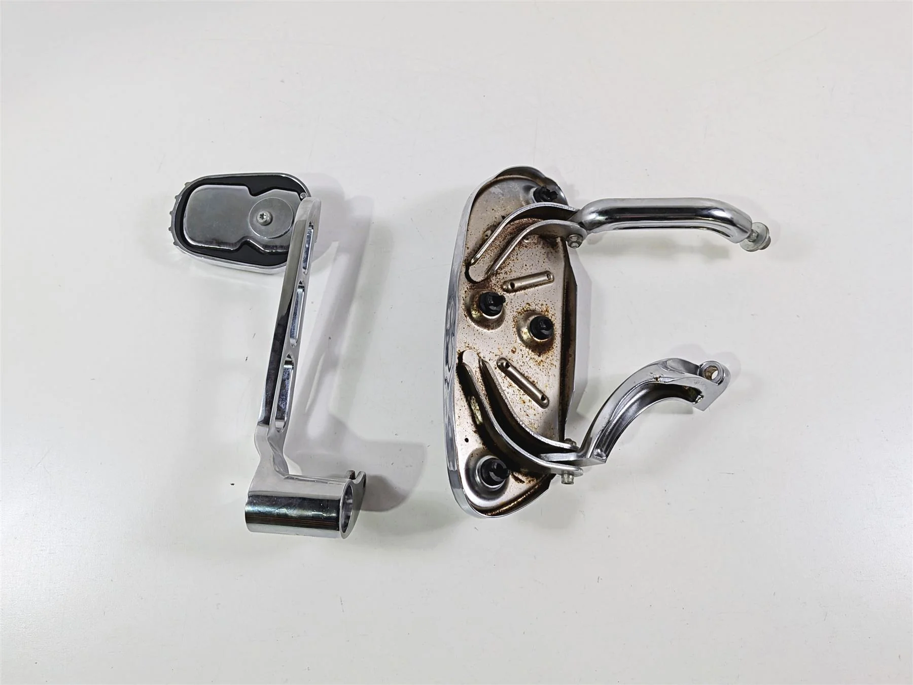 2011 Harley Touring FLHTCU CVO Electra Glide Floorboard Brake Pedal Set 51499-09 - Image 6