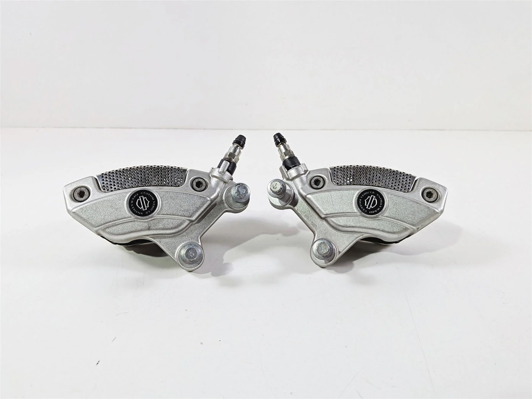 2011 Harley Touring FLHTCU CVO Electra Glide Front Brake Caliper Set 42938-08 - Image 2