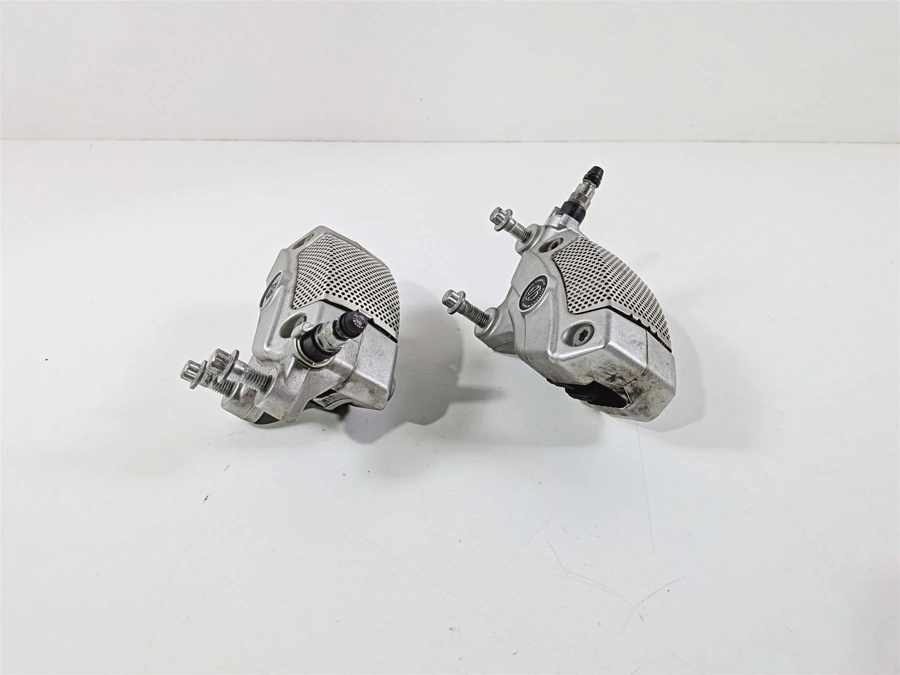 2011 Harley Touring FLHTCU CVO Electra Glide Front Brake Caliper Set 42938-08 - Image 7