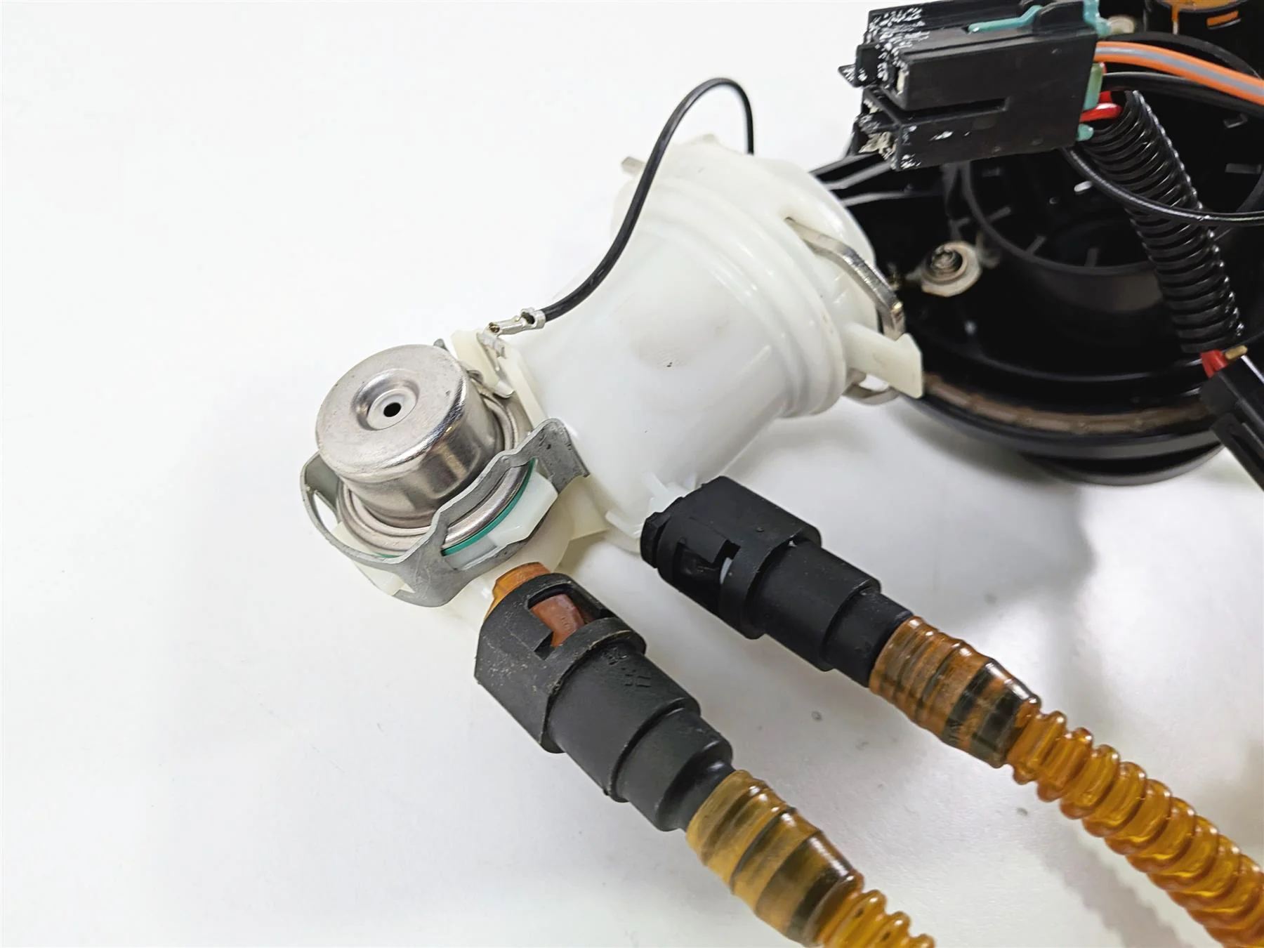 2011 Harley Touring FLHTCU CVO Electra Glide Fuel Gas Petrol Pump 75069-08C - Image 14
