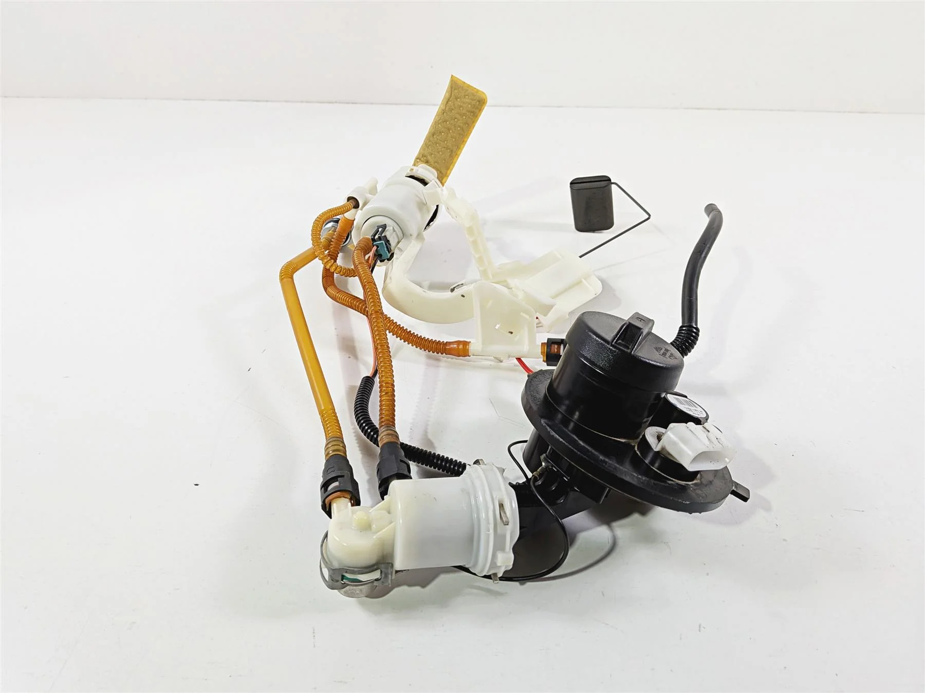 2011 Harley Touring FLHTCU CVO Electra Glide Fuel Gas Petrol Pump 75069-08C - Image 4