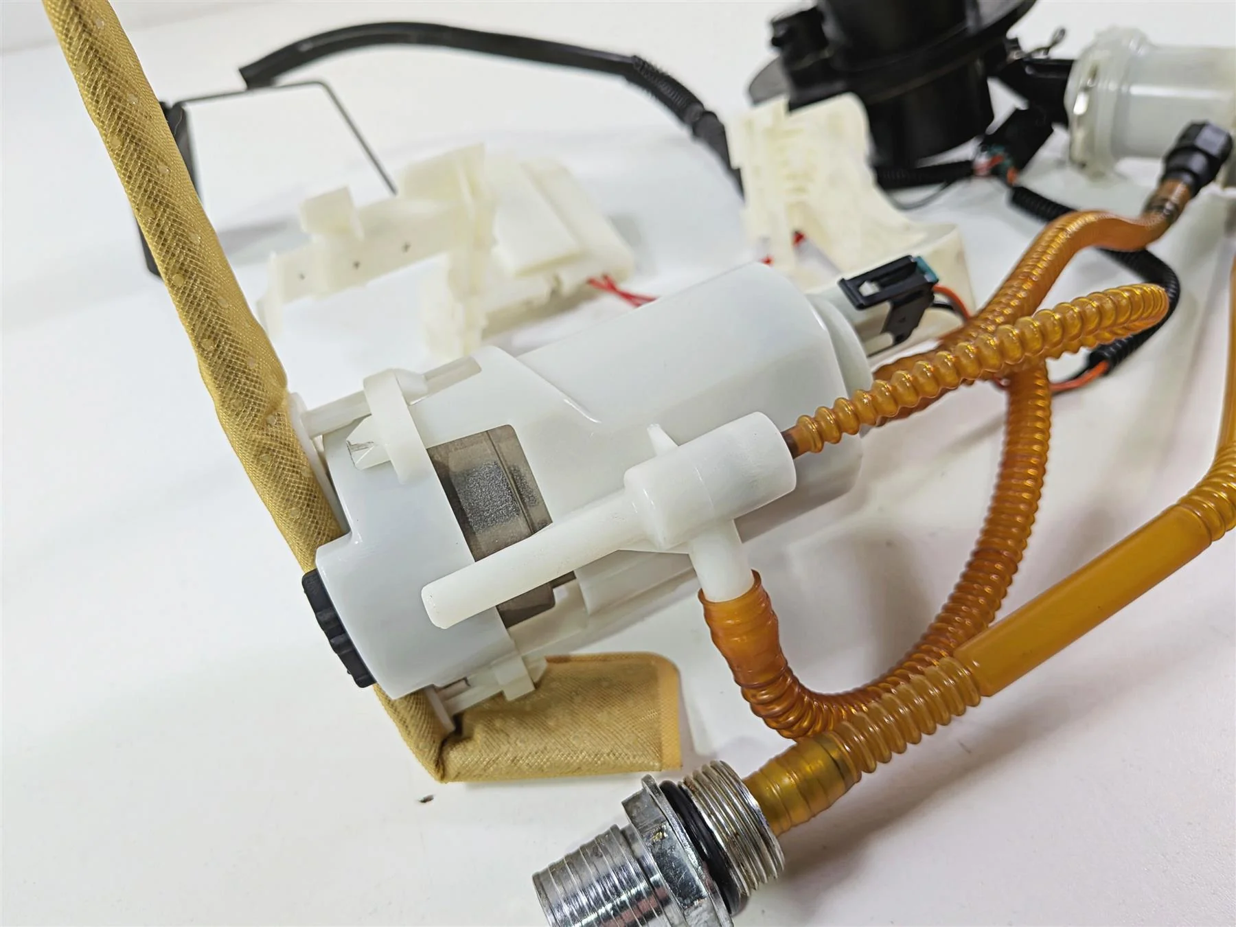 2011 Harley Touring FLHTCU CVO Electra Glide Fuel Gas Petrol Pump 75069-08C - Image 6