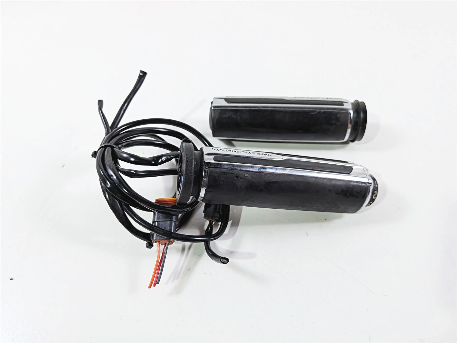 2011 Harley Touring FLHTCU CVO Electra Glide Heated Hand Grip Set -Read 55911-09 - Image 4