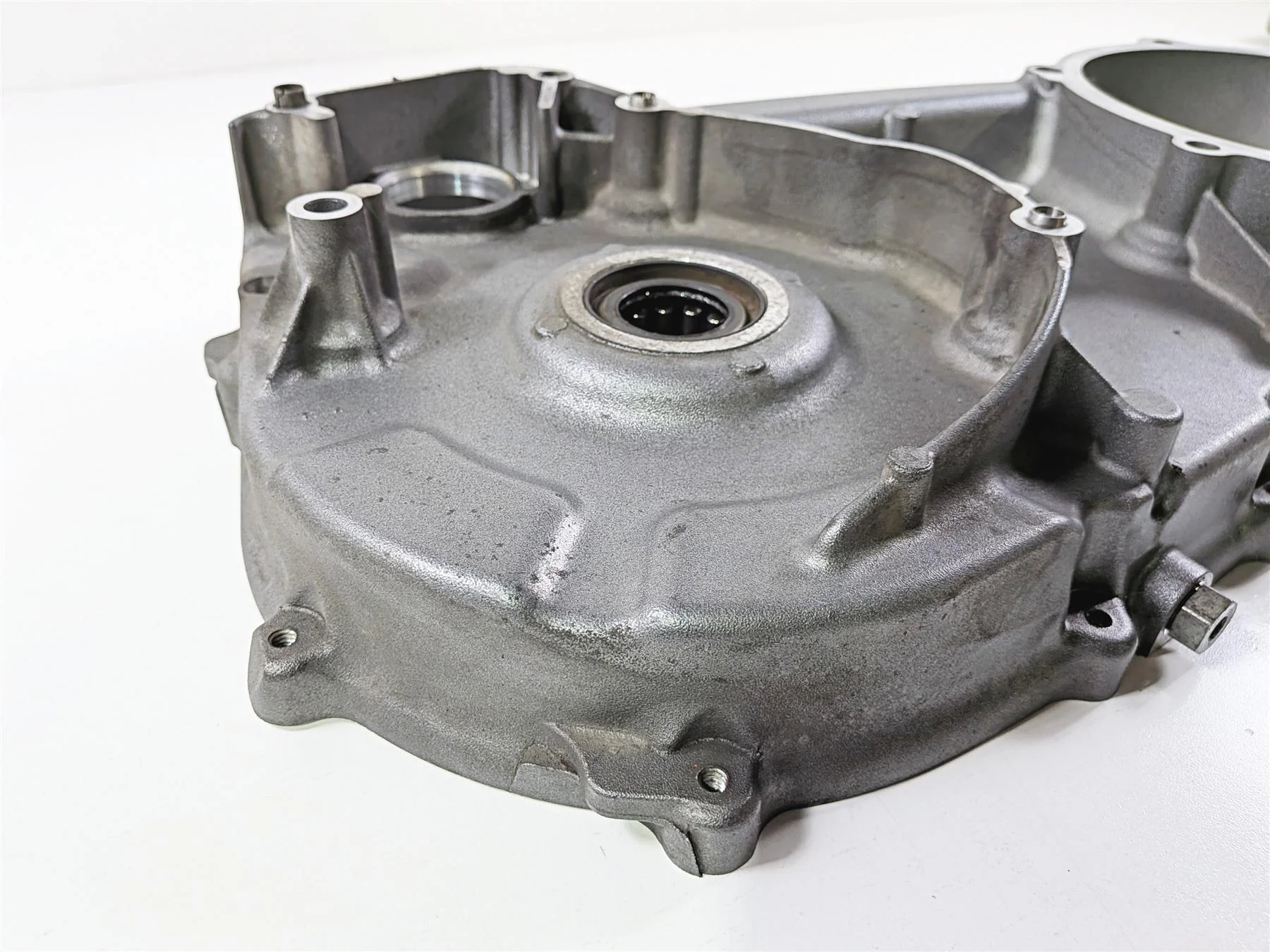 2011 Harley Touring FLHTCU CVO Electra Glide Inner Primary Drive Clutch Cover 60677-07 - Image 13