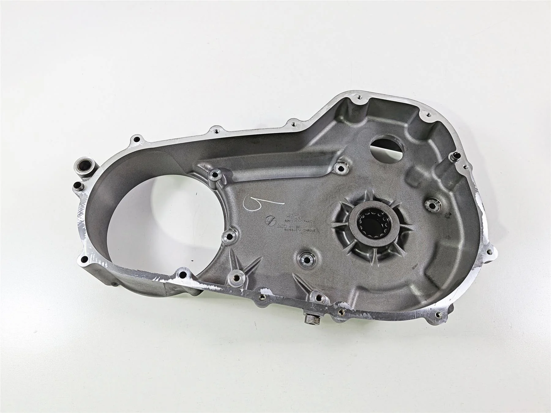 2011 Harley Touring FLHTCU CVO Electra Glide Inner Primary Drive Clutch Cover 60677-07 - Image 2