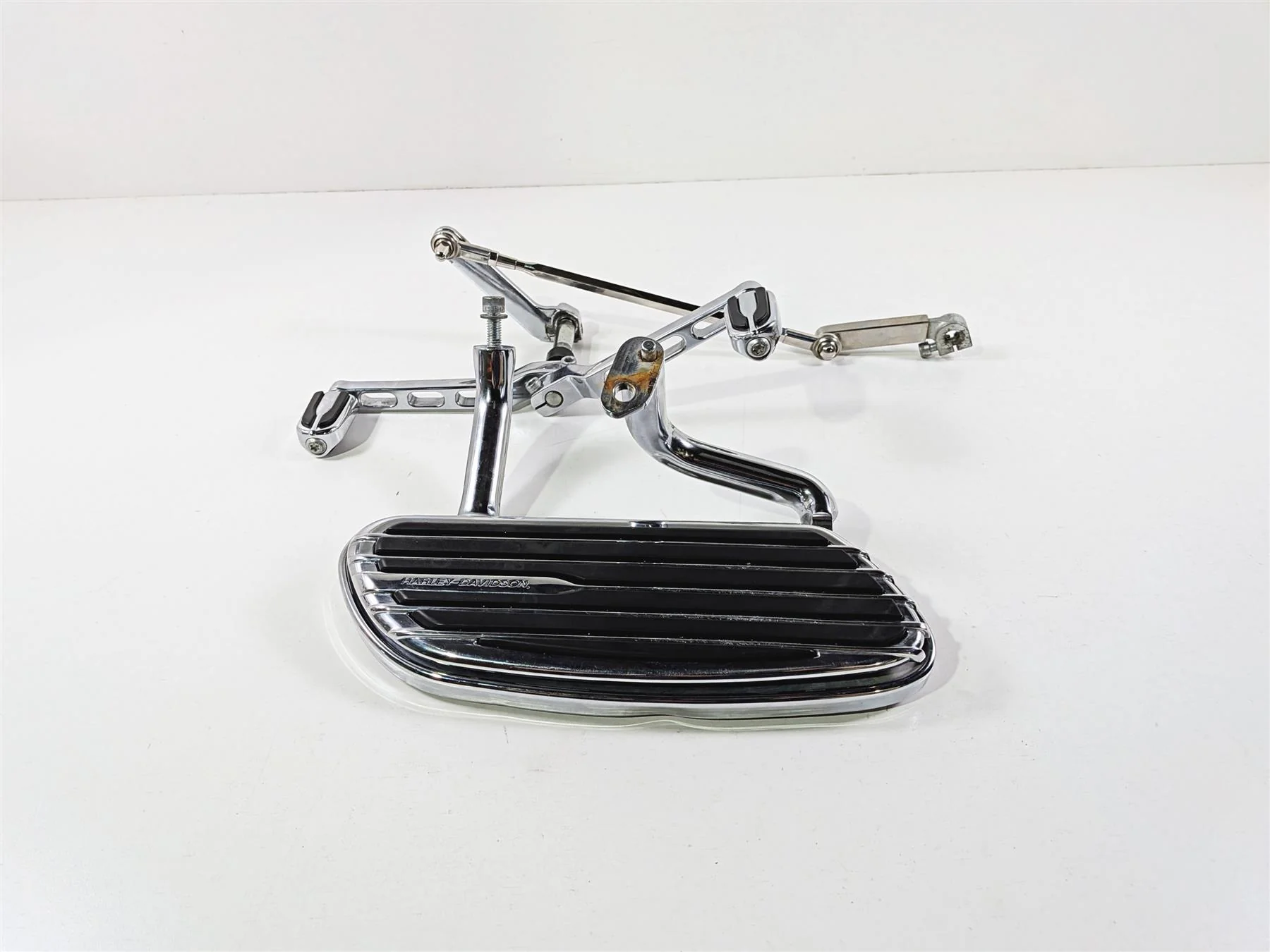 2011 Harley Touring FLHTCU CVO Electra Glide Left Floorboard & Shifter 51498-09A - Image 3