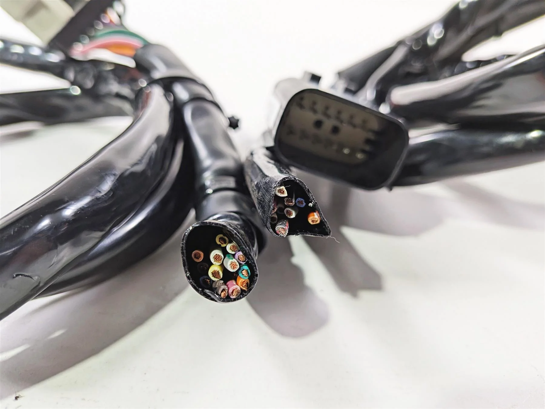 2011 Harley Touring FLHTCU CVO Electra Glide Left Right Control Switch 71682-06A - Image 12