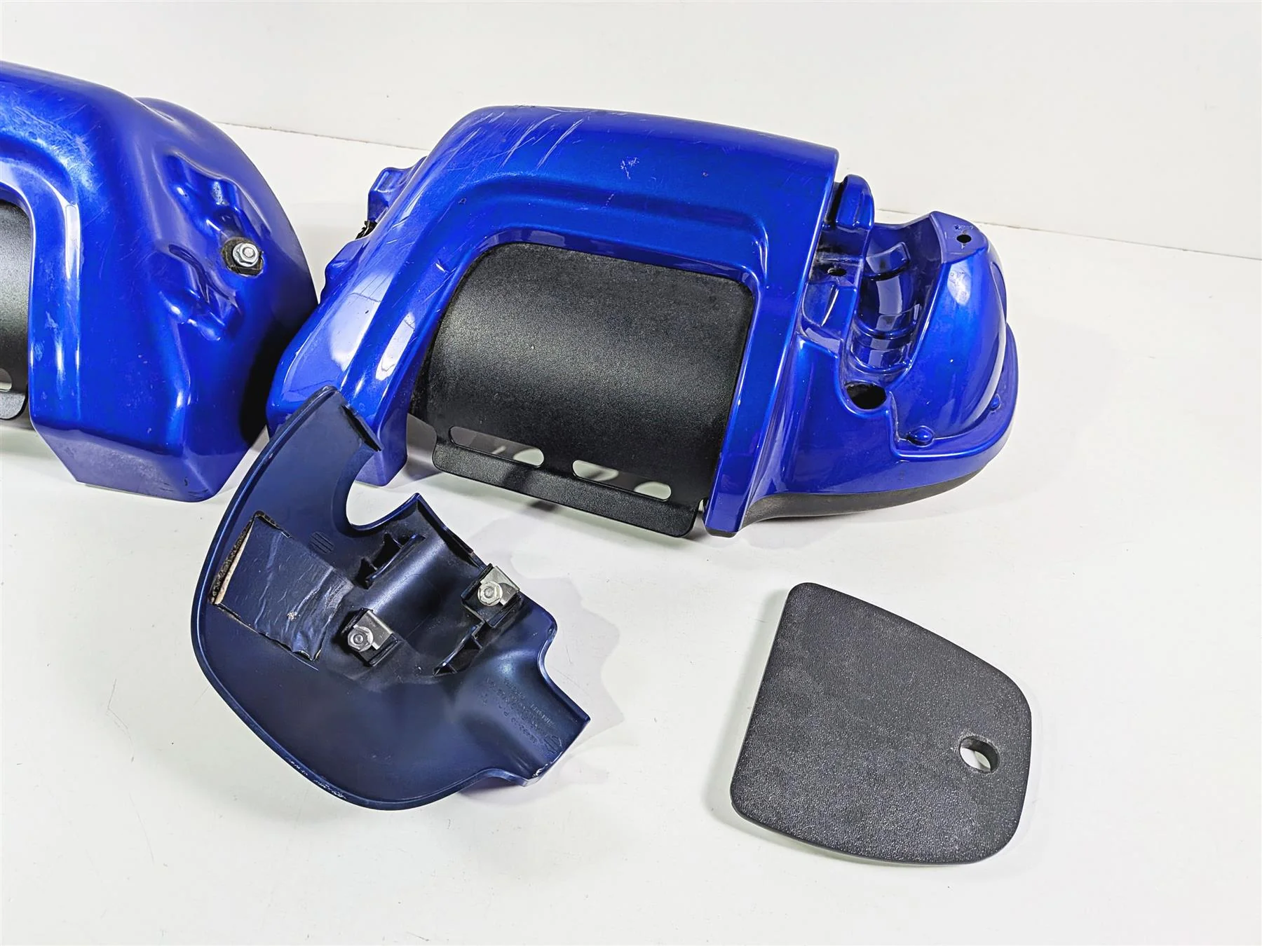 2011 Harley Touring FLHTCU CVO Electra Glide Lower Leg Fairings -Read 57100091 - Image 5