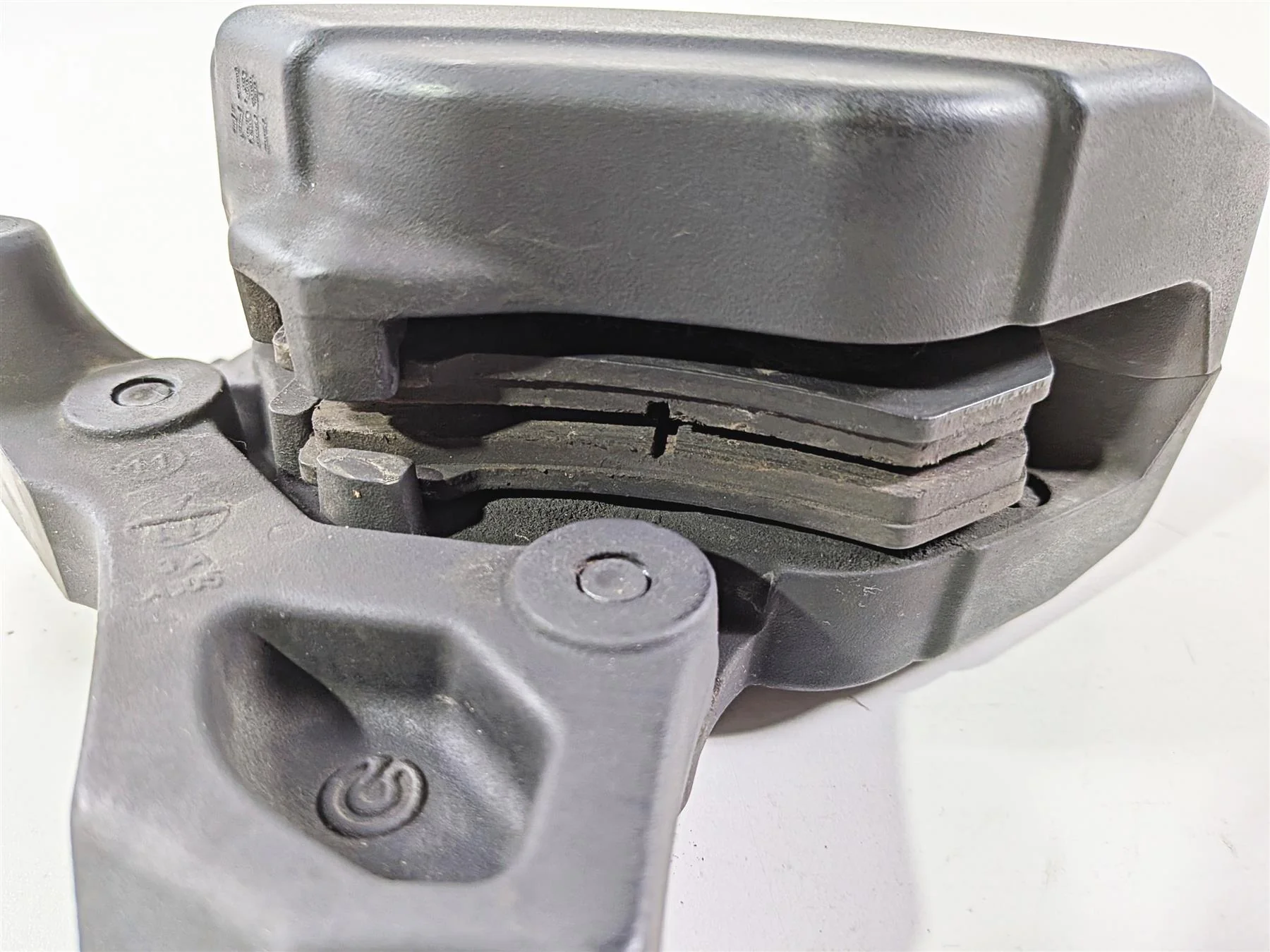 2011 Harley Touring FLHTCU CVO Electra Glide Rear Brake Caliper 44080-08C - Image 7