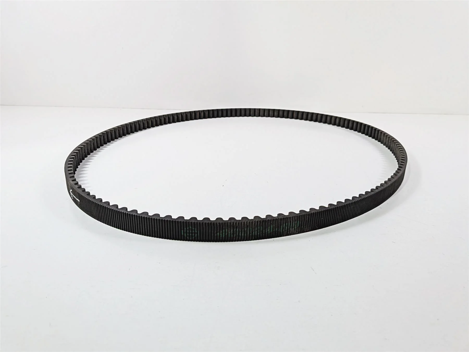 2011 Harley Touring FLHTCU CVO Electra Glide Rear Drive Belt  140T  1" 40024-09A