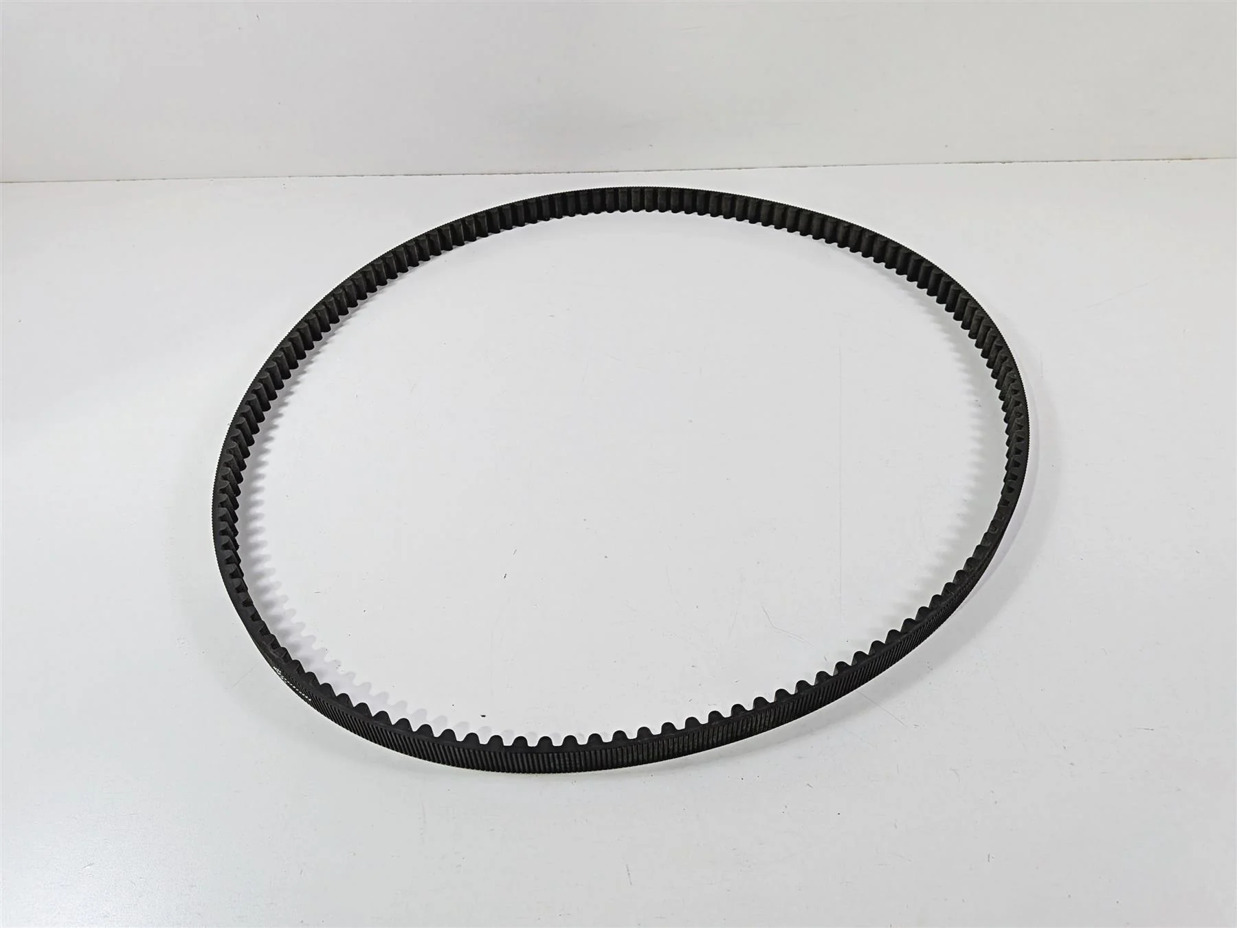 2011 Harley Touring FLHTCU CVO Electra Glide Rear Drive Belt  140T  1" 40024-09A - Image 2