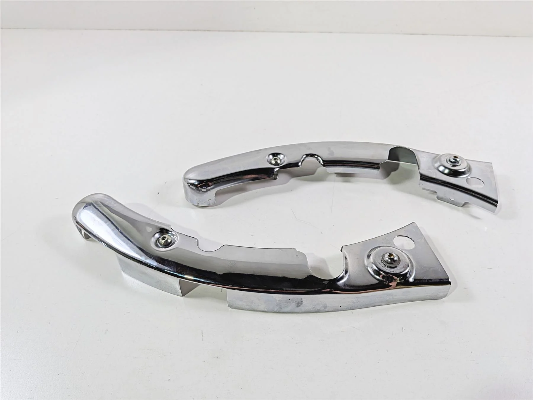 2011 Harley Touring FLHTCU CVO Electra Glide Rear Frame Fender Struts 47526-09 - Image 5