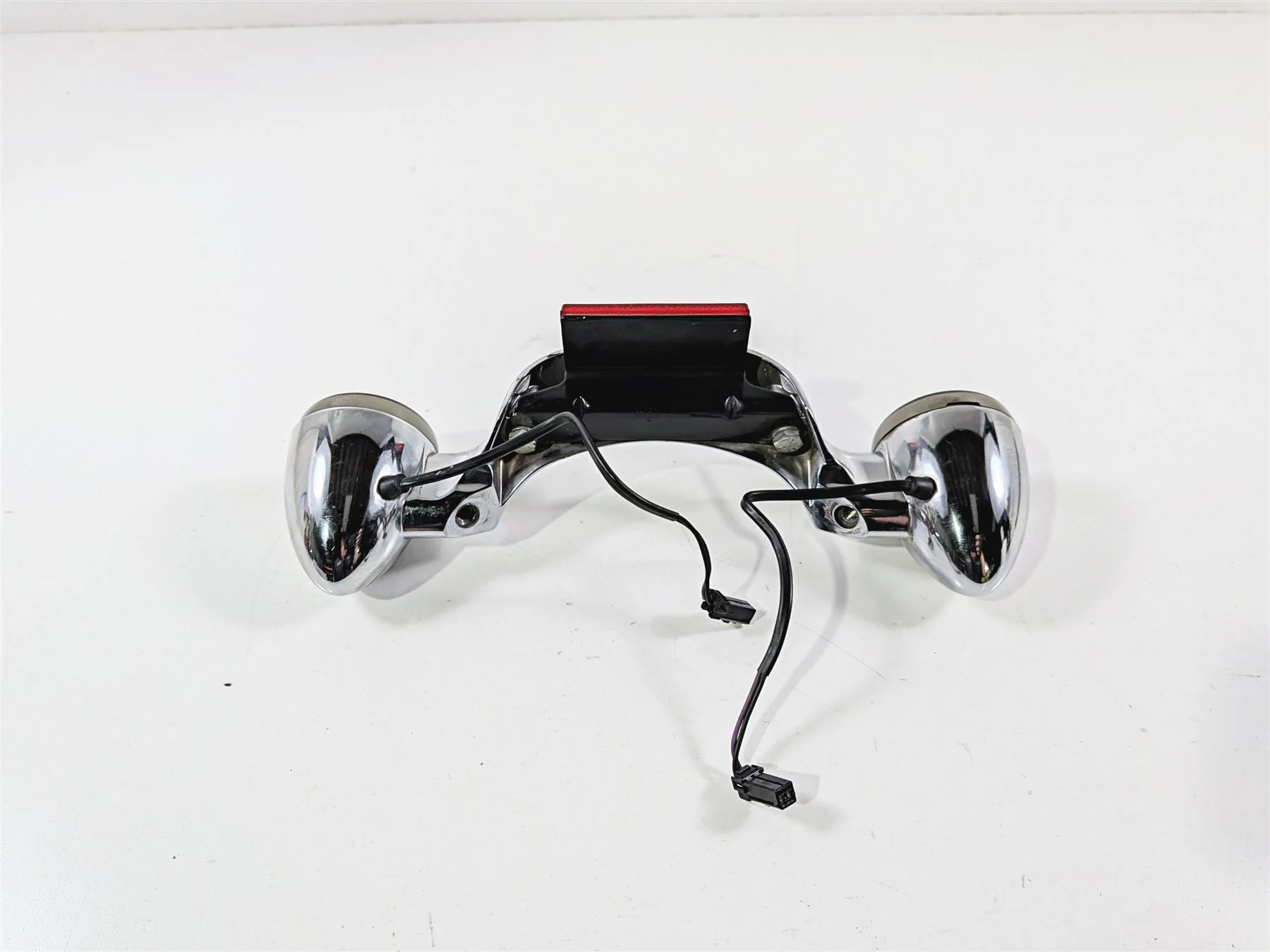 2011 Harley Touring FLHTCU CVO Electra Glide Rear Turn Signal Bar 69824-09 - Image 5