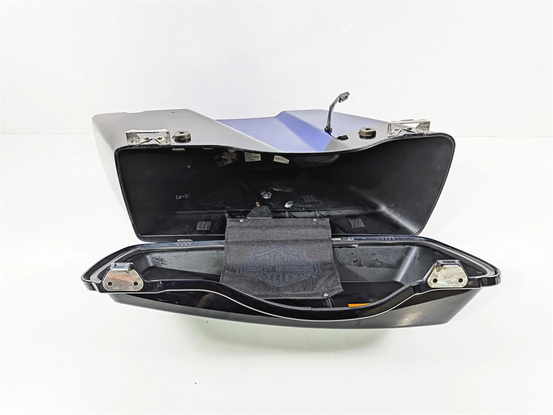2011 Harley Touring FLHTCU CVO Electra Glide Right Saddlebag 91171-07 - Image 12