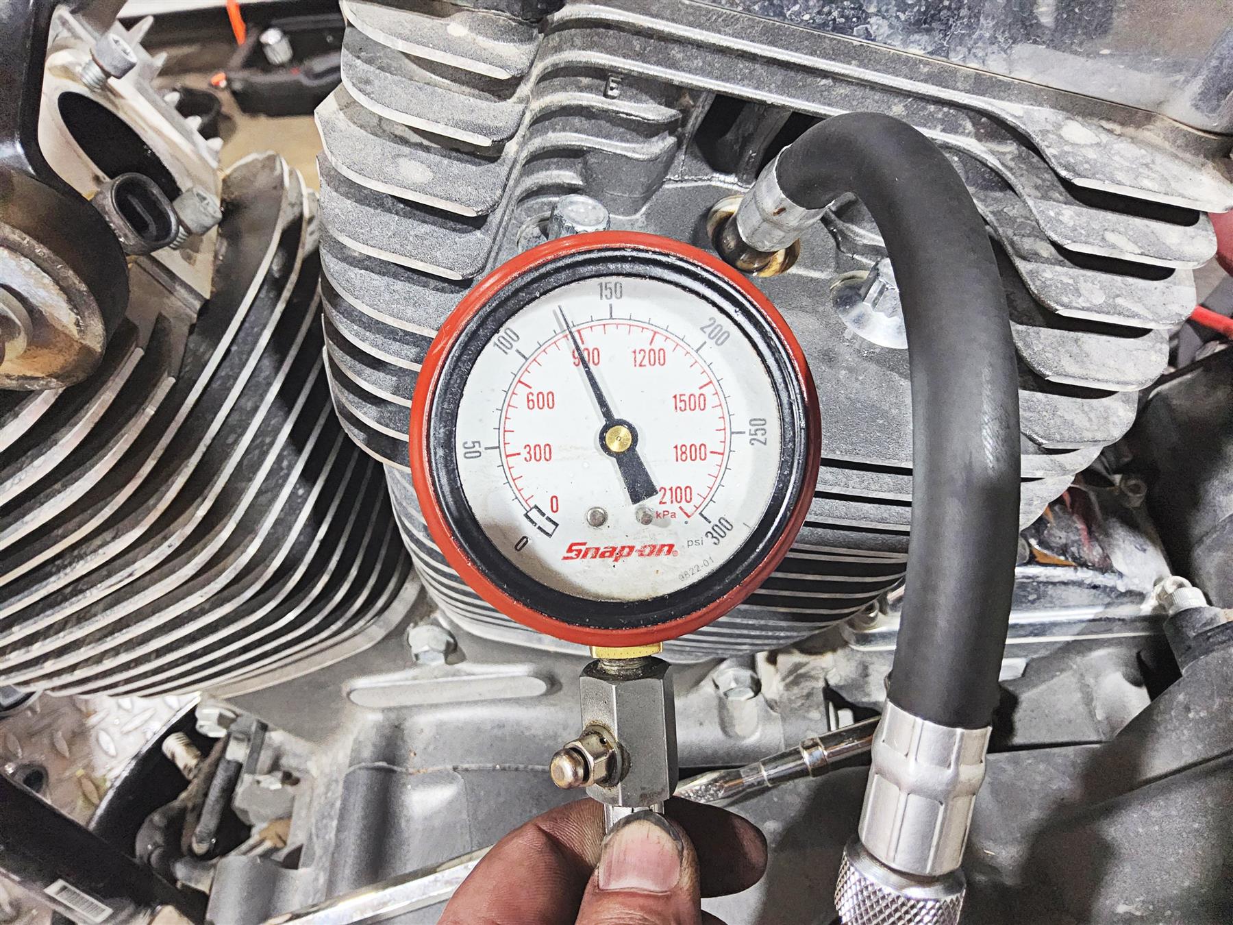 2011 Harley Touring FLHTCU CVO Electra Glide Running 110 Engine Motor 34K 16200106 - Image 2