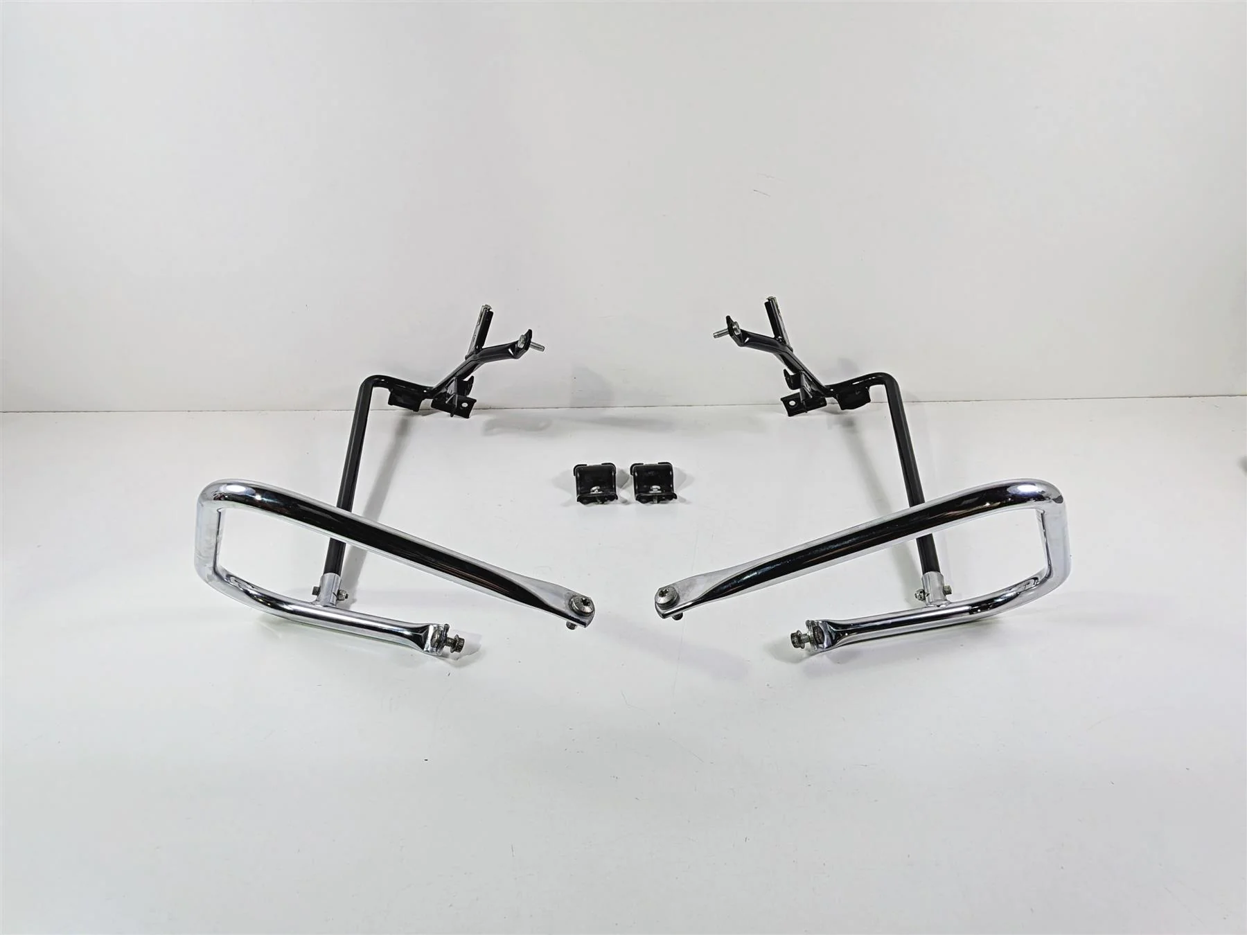 2011 Harley Touring FLHTCU CVO Electra Glide Saddlebag Guard Rail Set 49176-09