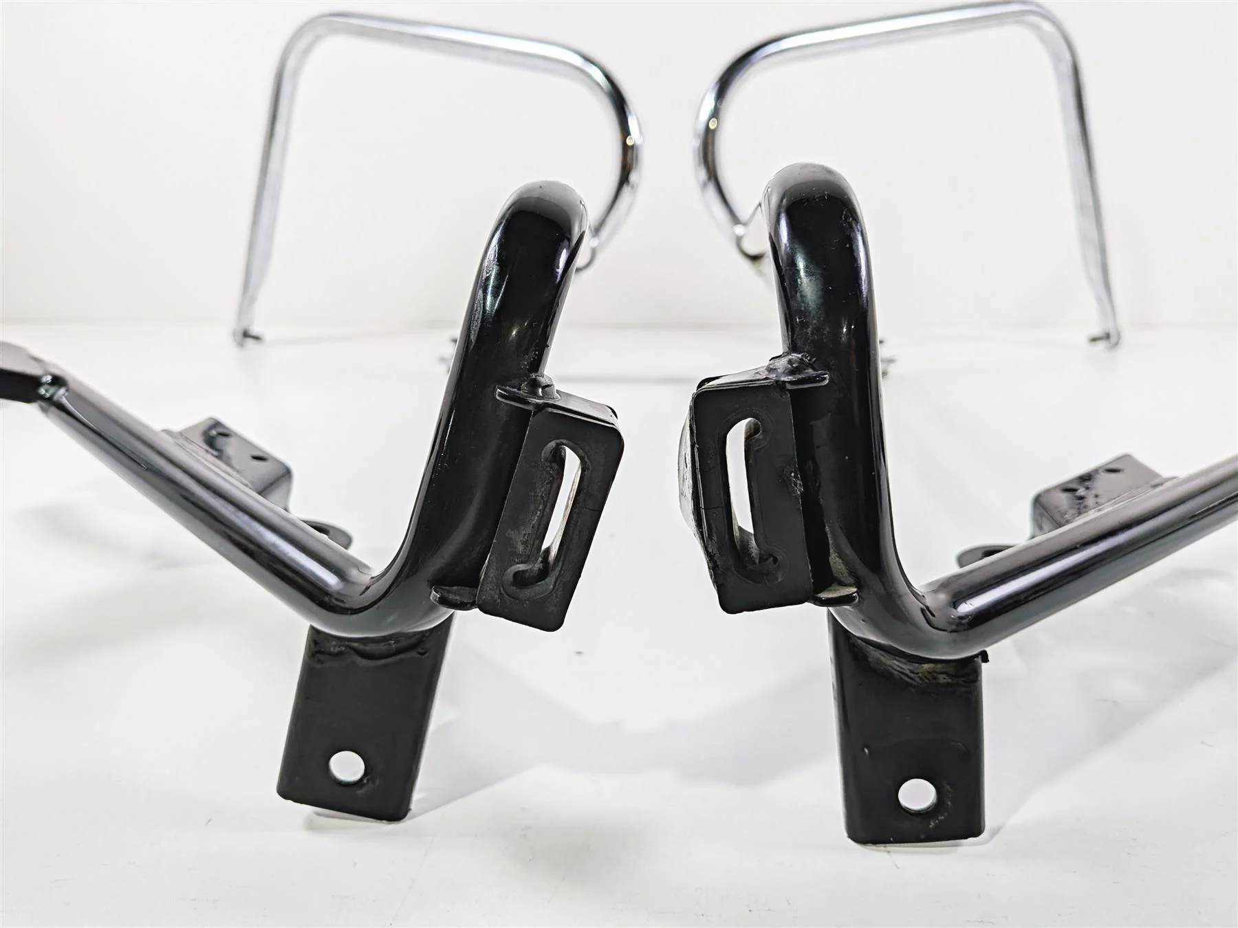 2011 Harley Touring FLHTCU CVO Electra Glide Saddlebag Guard Rail Set 49176-09 - Image 14