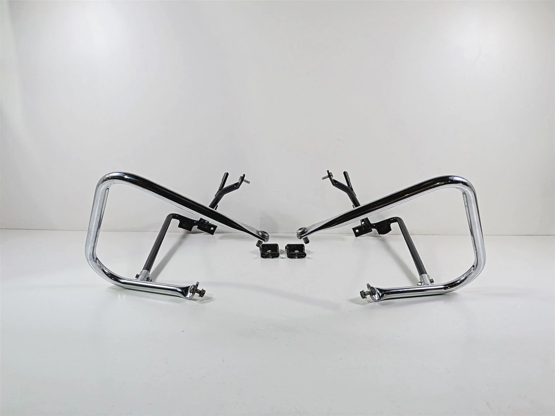 2011 Harley Touring FLHTCU CVO Electra Glide Saddlebag Guard Rail Set 49176-09 - Image 2