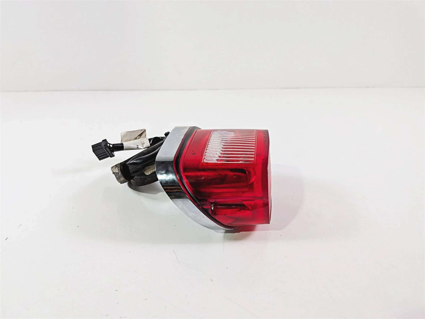 2011 Harley Touring FLHTCU CVO Electra Glide Taillight Tail Light Lamp 68369-03 - Image 3