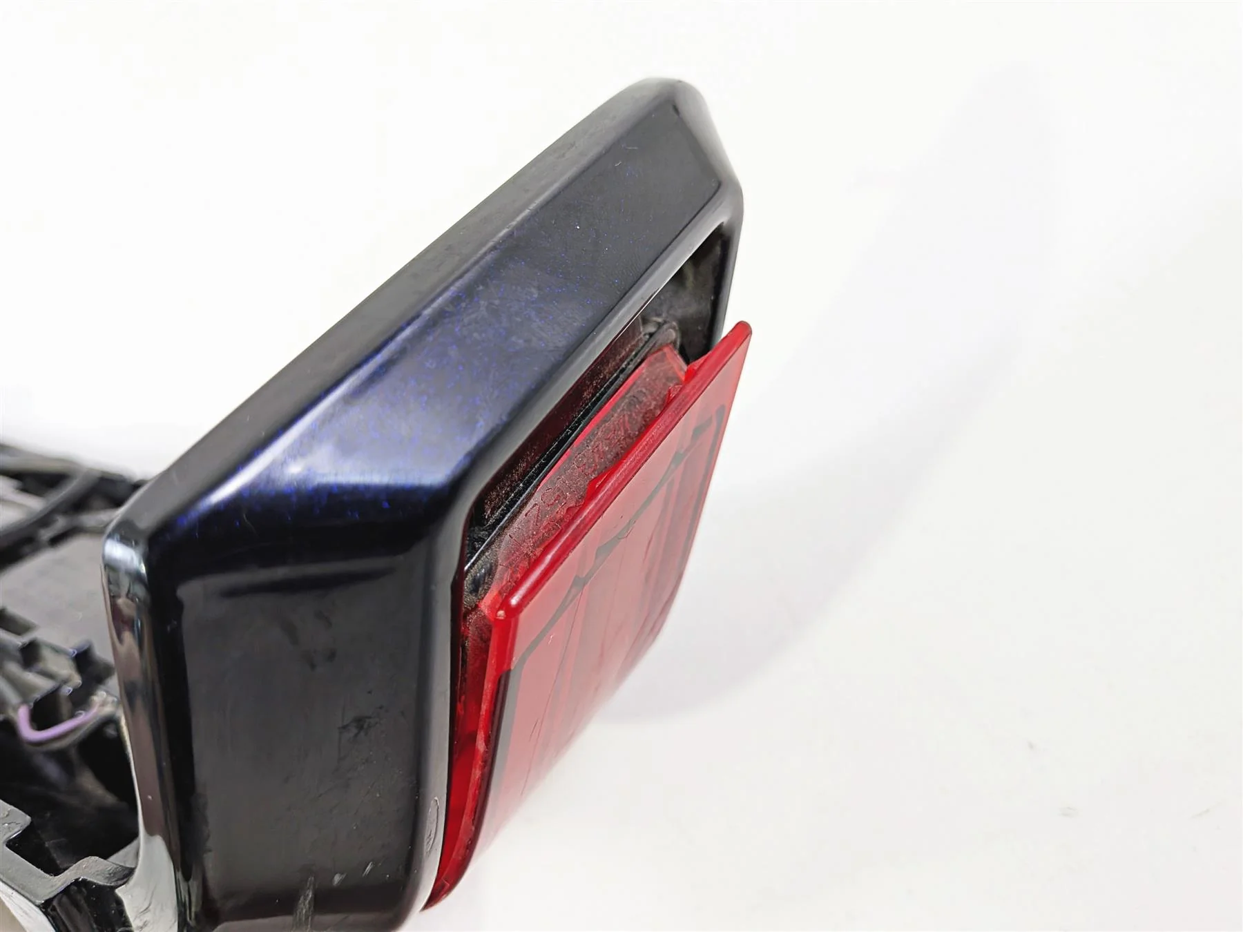 2011 Harley Touring FLHTCU CVO Electra Glide Trunk Tail Lights Set 54136-10 - Image 8
