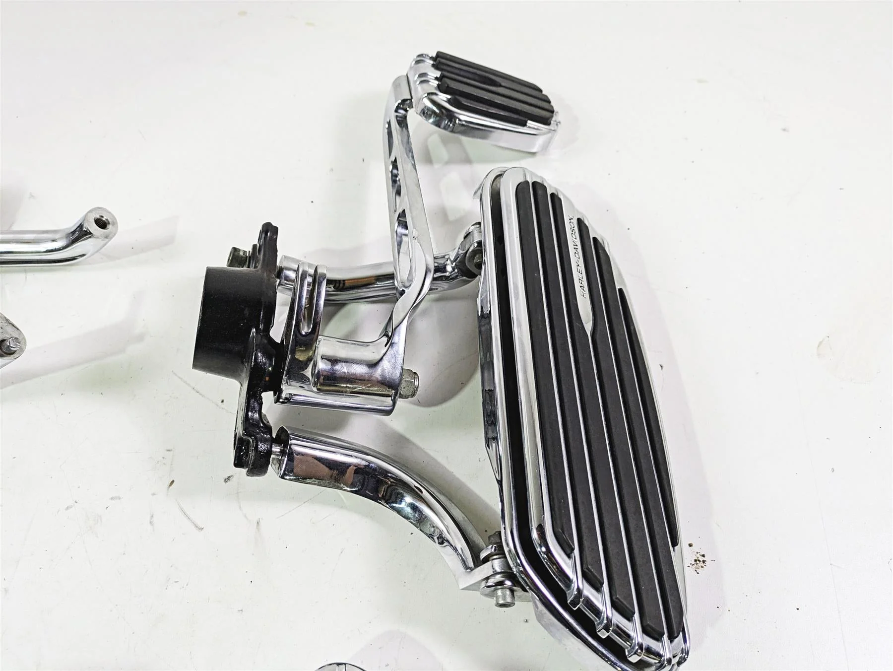 2011 Harley Touring FLHTCUSE CVO E-Glide Chrome Full Floor Board Set 51499-09A - Image 5