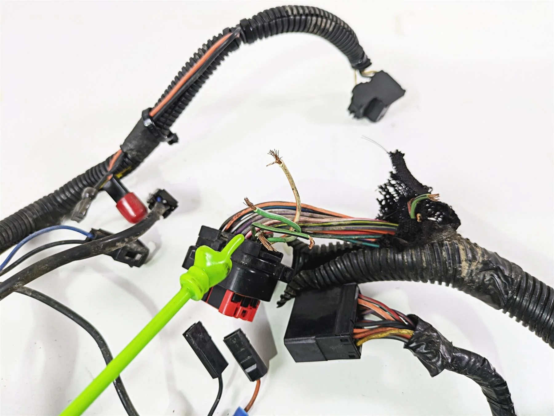 2011 Harley Touring FLHTCUSE CVO E-Glide Front Fairing Wiring Harness READ 69200071 - Image 2
