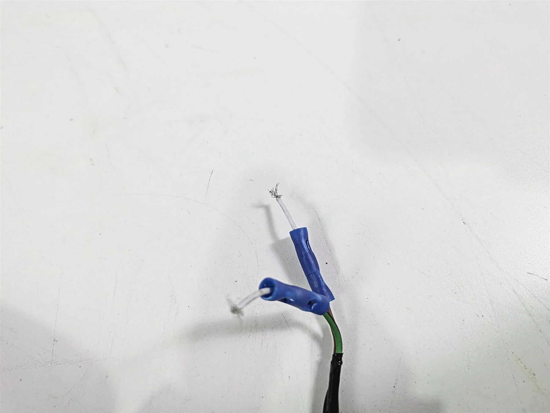2011 Harley Touring FLHTCUSE CVO E-Glide Front Fairing Wiring Harness READ 69200071 - Image 3