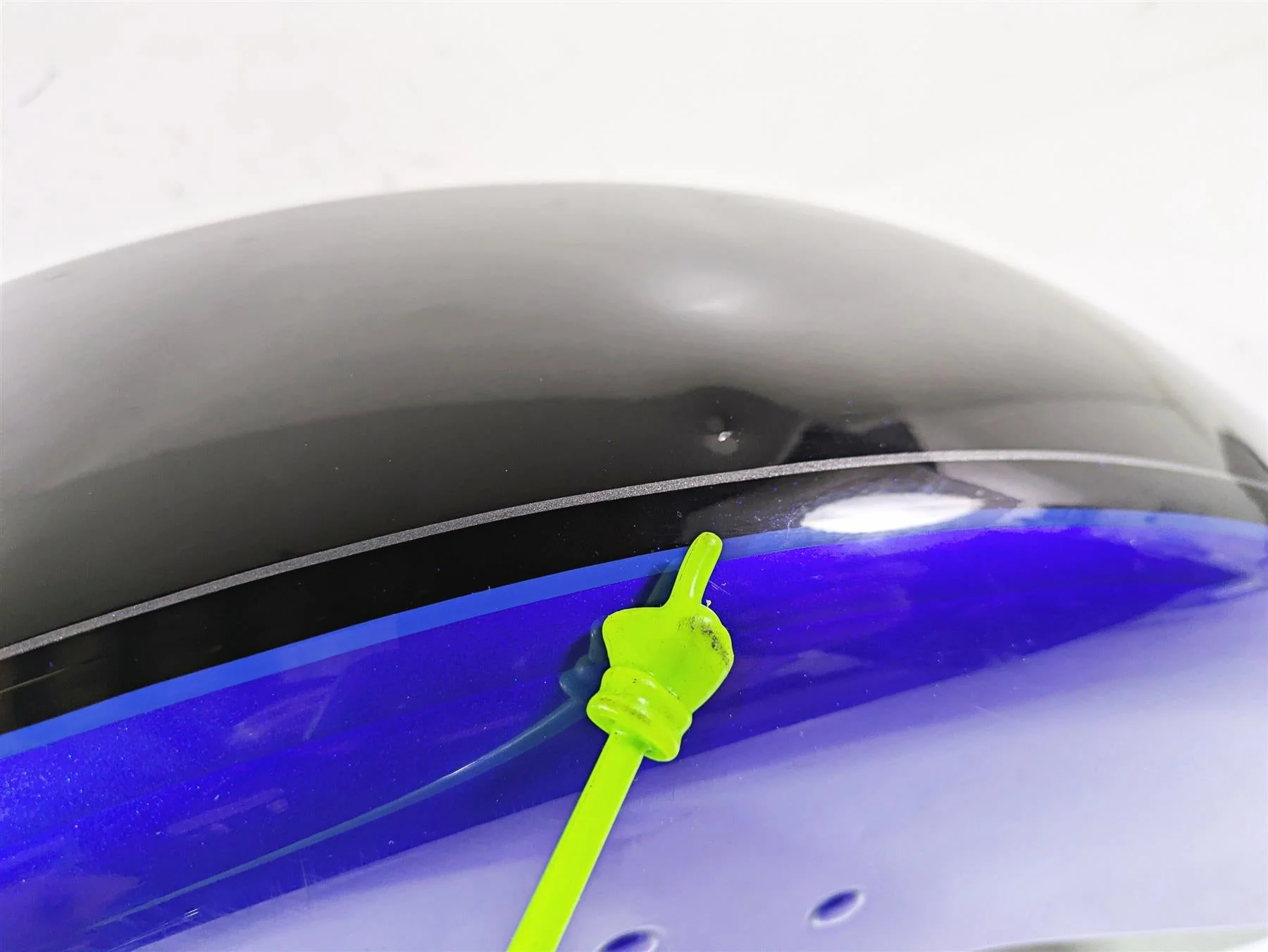 2011 Harley Touring FLHTCUSE CVO E-Glide Front Fender Blue READ 58900004 - Image 2