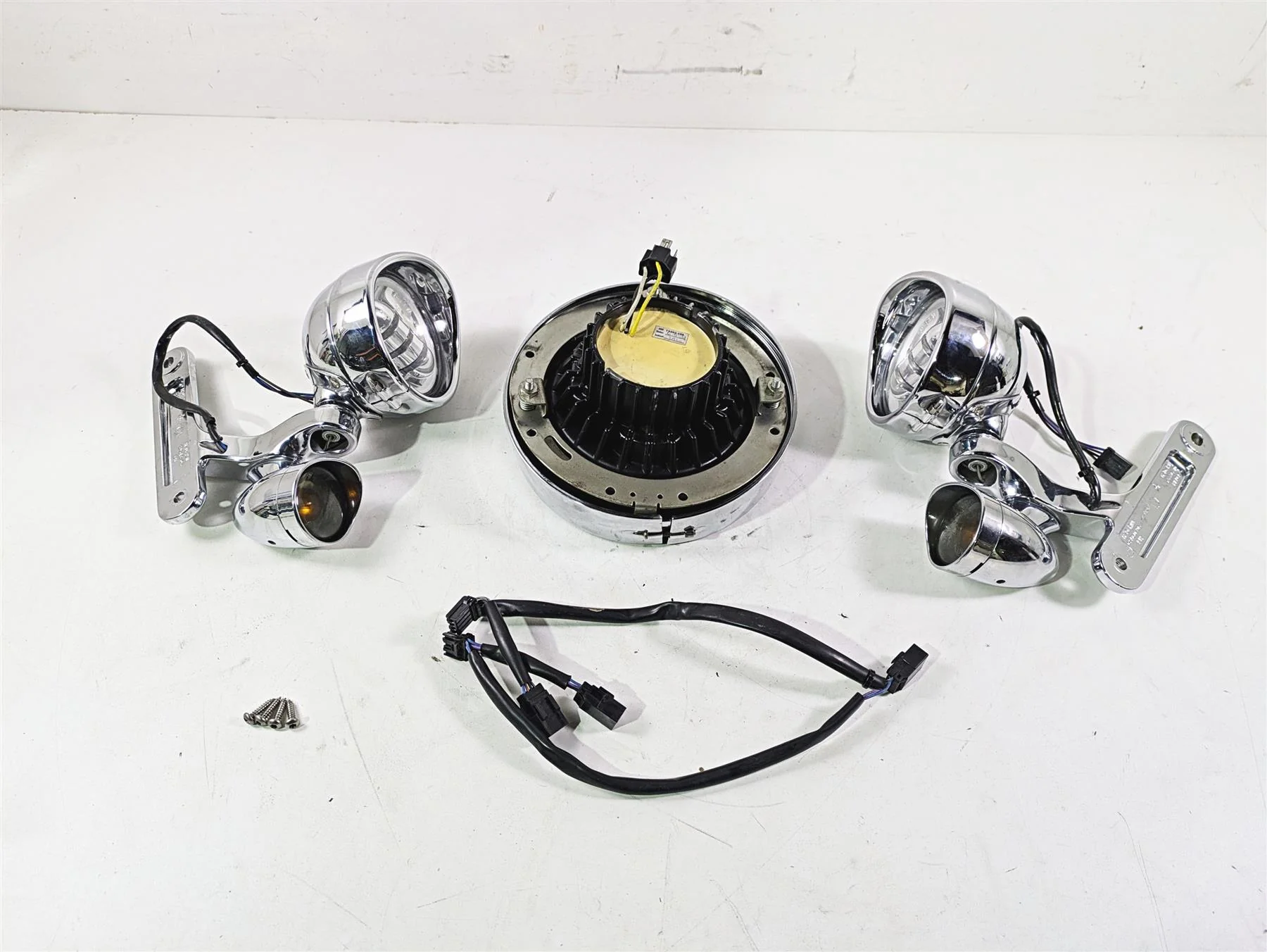2011 Harley Touring FLHTCUSE CVO E-Glide Front Spot Head Light Blinkers 69560-06 - Image 6