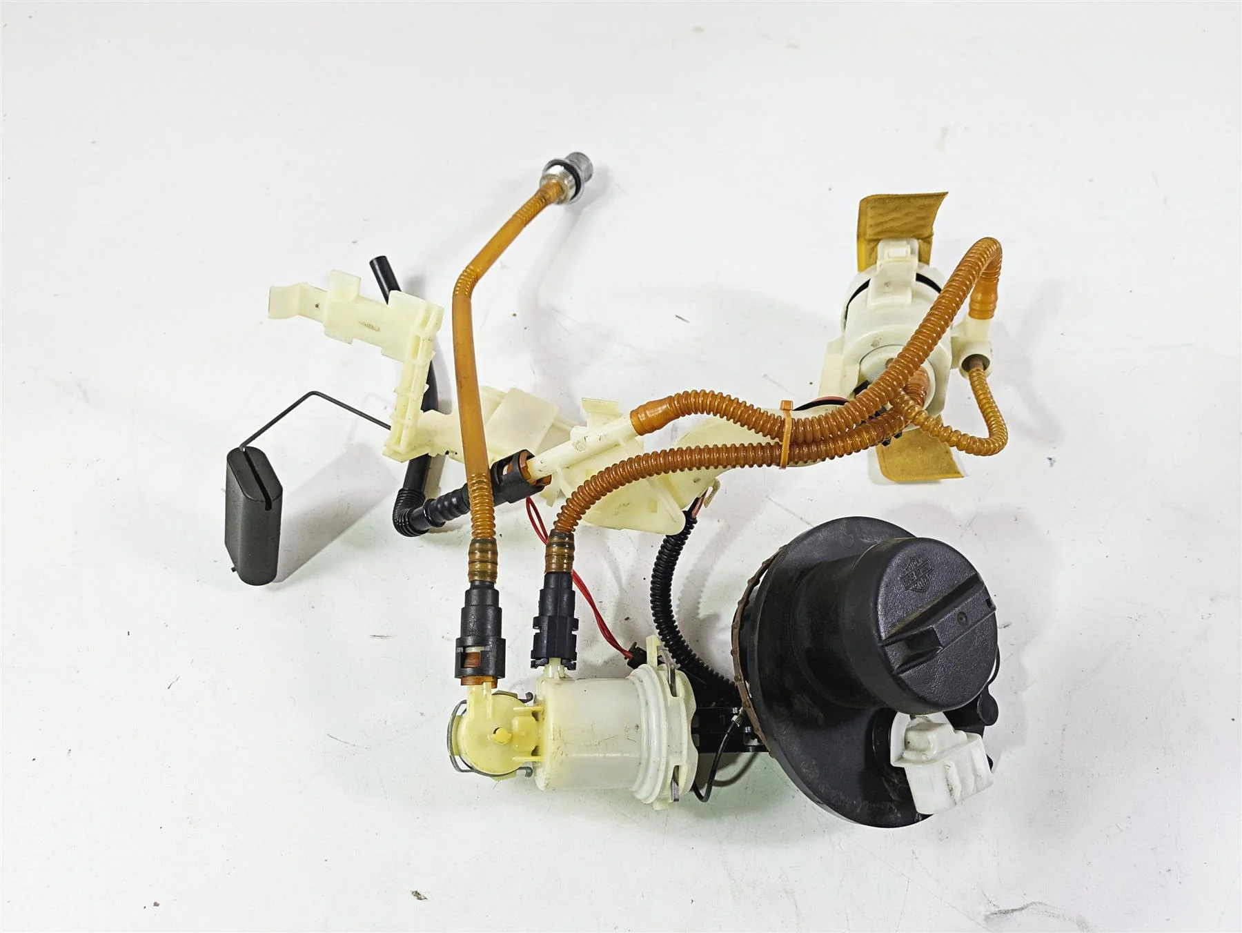 2011 Harley Touring FLHTCUSE CVO E-Glide Fuel Gas Petrol Pump  62908-08 75069-08 - Image 4
