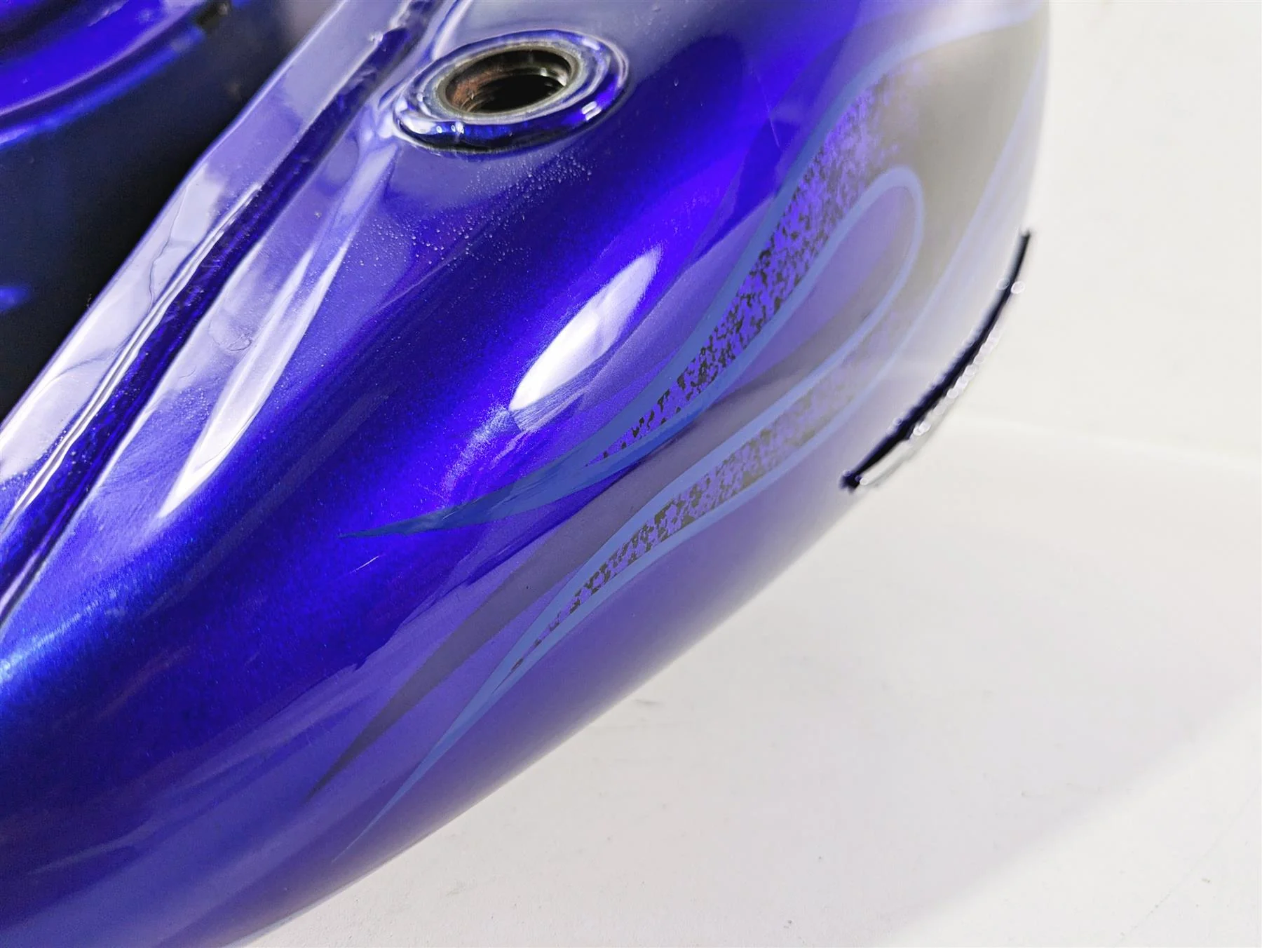 2011 Harley Touring FLHTCUSE CVO E-Glide Fuel Petrol Gas Tank Blue 61000006 - Image 12