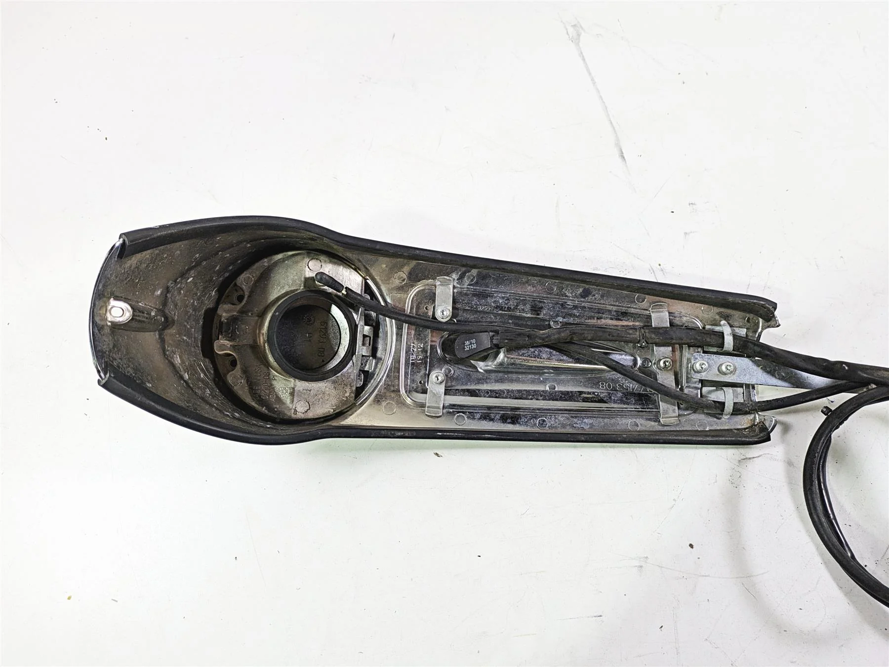 2011 Harley Touring FLHTCUSE CVO E-Glide Gas Tank Dash Cover Console 77153-08 - Image 9