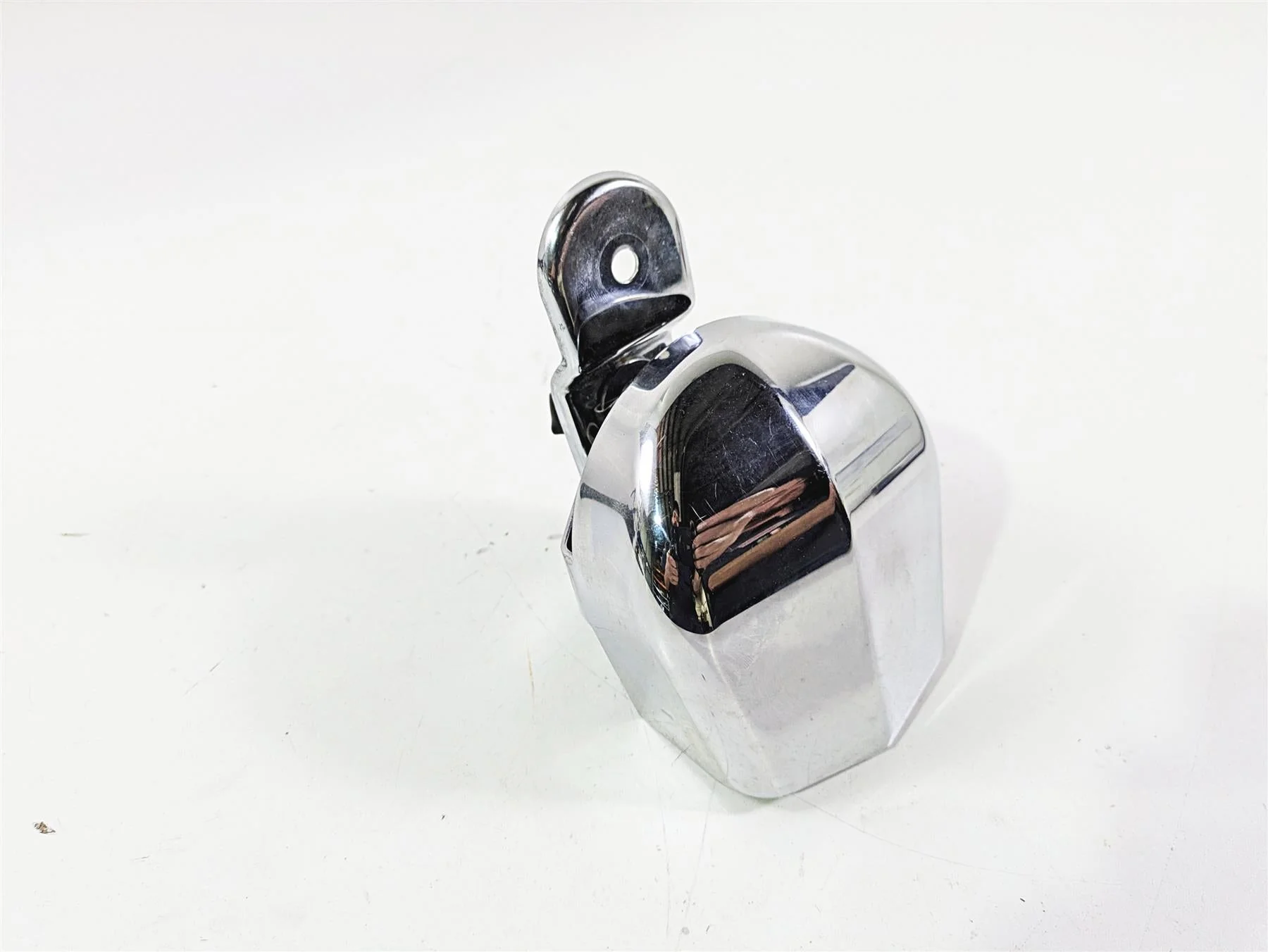 2011 Harley Touring FLHTCUSE CVO E-Glide Horn & Chrome Cover 61300478A 69060-90H - Image 12