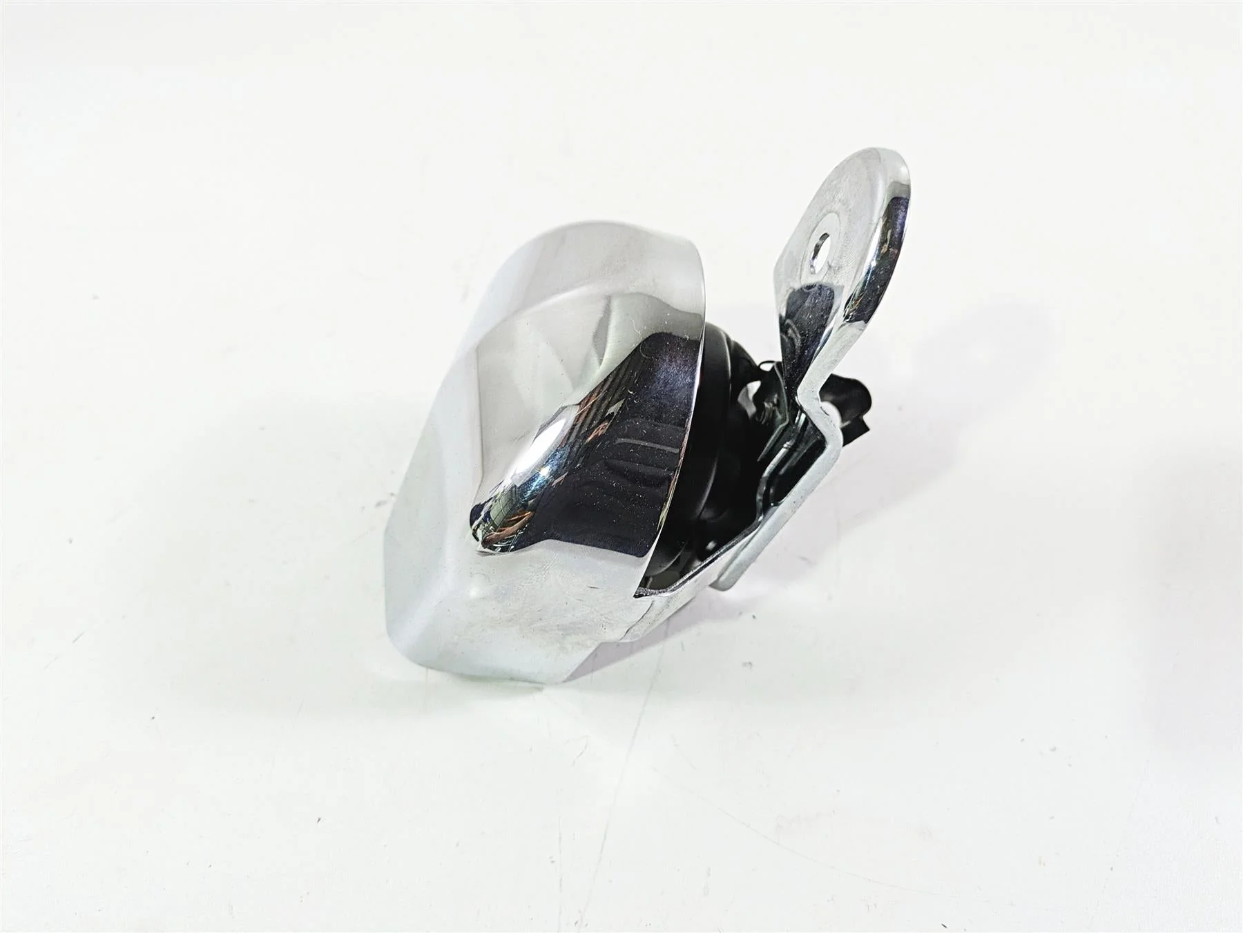 2011 Harley Touring FLHTCUSE CVO E-Glide Horn & Chrome Cover 61300478A 69060-90H - Image 2