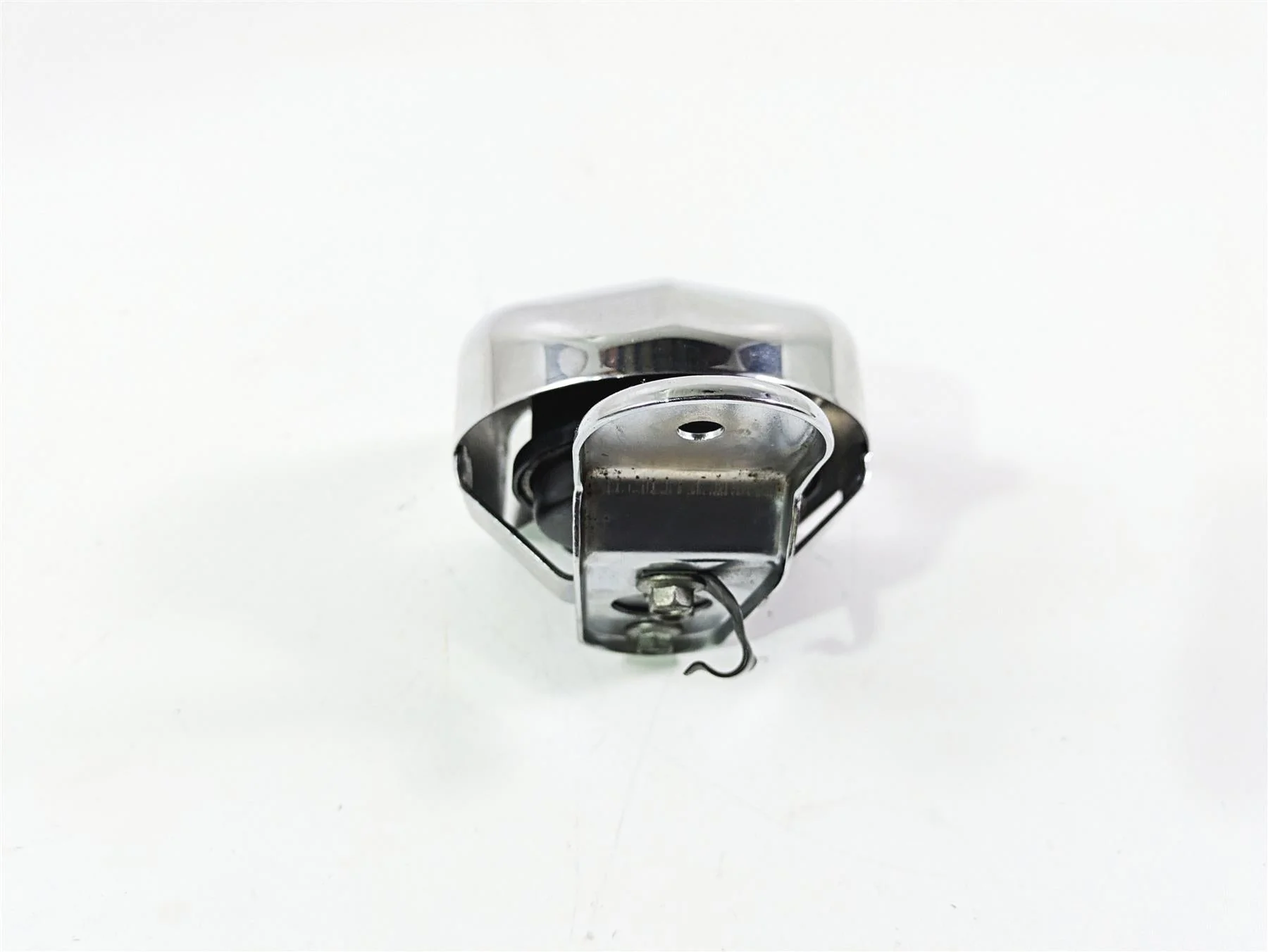 2011 Harley Touring FLHTCUSE CVO E-Glide Horn & Chrome Cover 61300478A 69060-90H - Image 3
