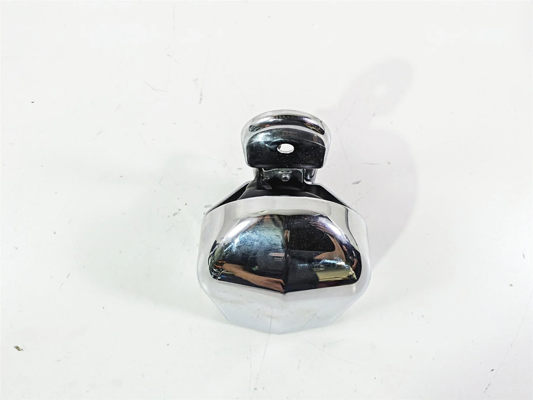 2011 Harley Touring FLHTCUSE CVO E-Glide Horn & Chrome Cover 61300478A 69060-90H - Image 5
