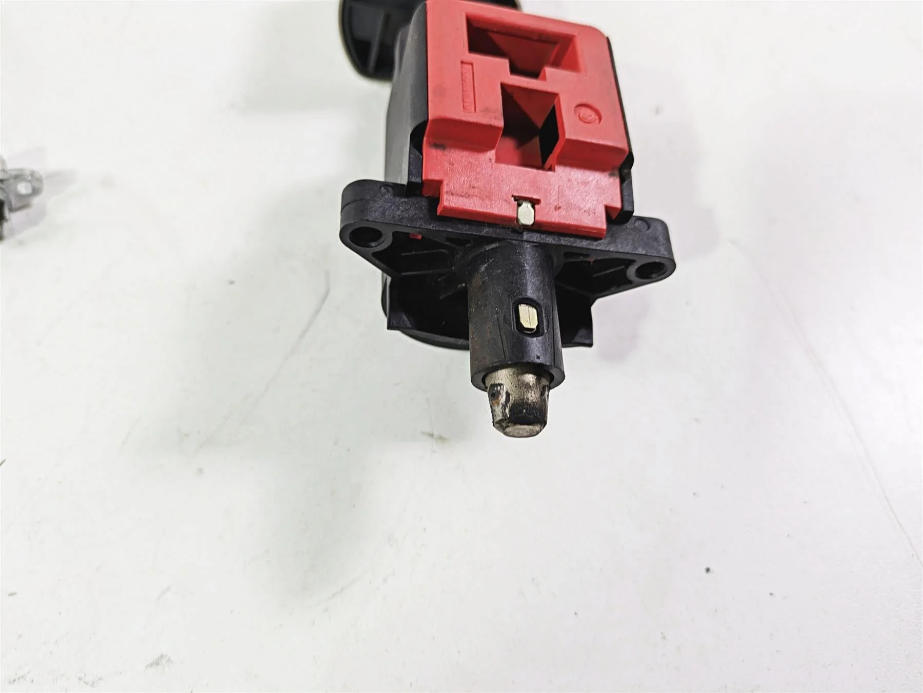 2011 Harley Touring FLHTCUSE CVO E-Glide Ignition Switch Power Lock 76611-10 - Image 11