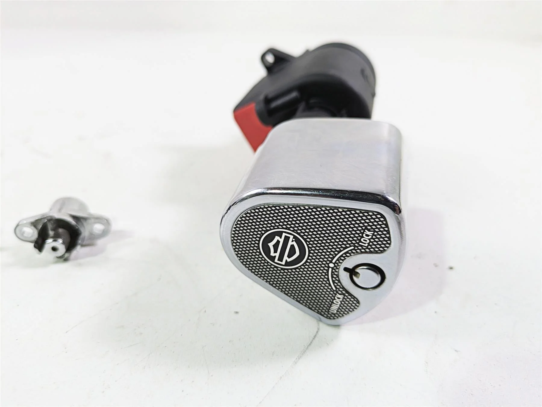 2011 Harley Touring FLHTCUSE CVO E-Glide Ignition Switch Power Lock 76611-10 - Image 12