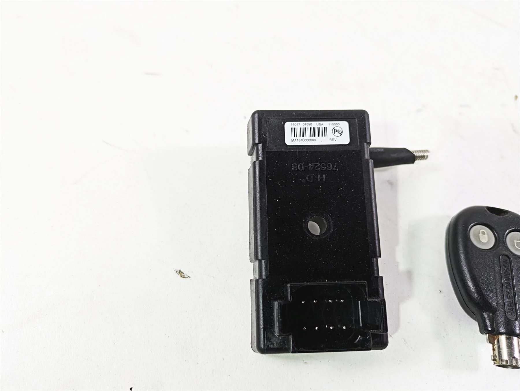 2011 Harley Touring FLHTCUSE CVO E-Glide Ignition Switch Power Lock 76611-10 - Image 6