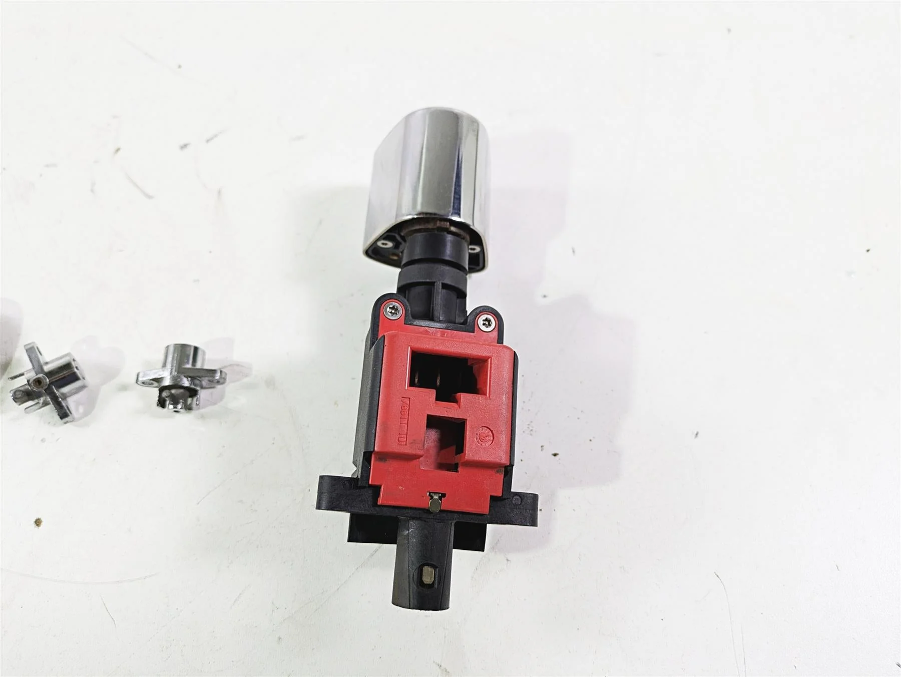 2011 Harley Touring FLHTCUSE CVO E-Glide Ignition Switch Power Lock 76611-10 - Image 9