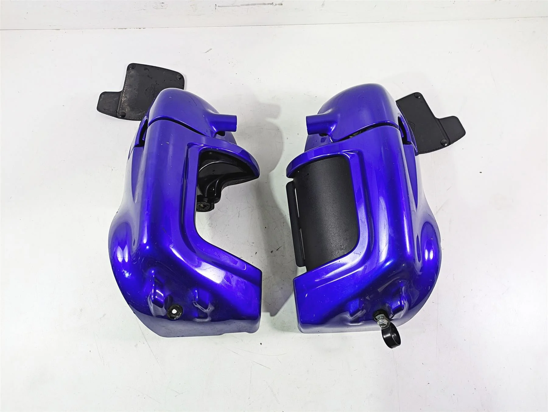 2011 Harley Touring FLHTCUSE CVO E-Glide Lower Leg Fairing Set 57100091 57100092