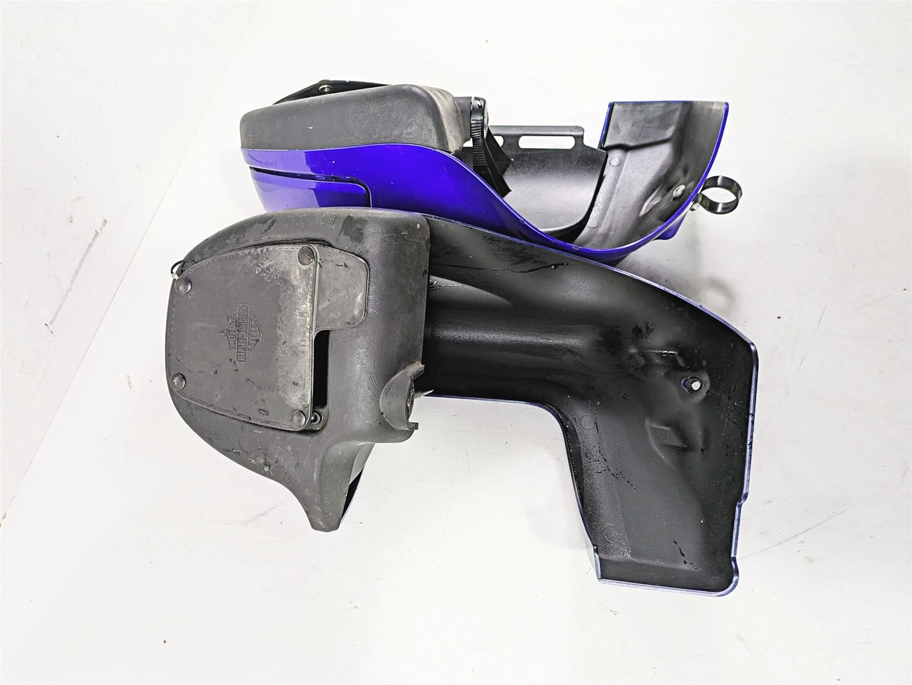 2011 Harley Touring FLHTCUSE CVO E-Glide Lower Leg Fairing Set 57100091 57100092 - Image 3