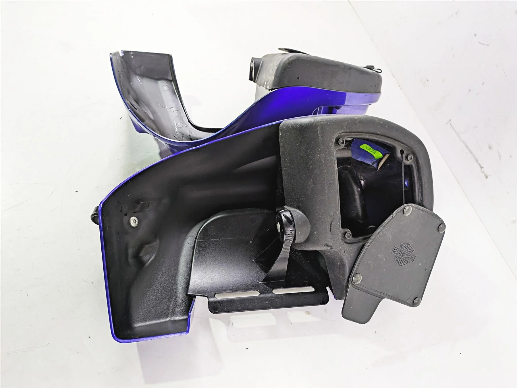 2011 Harley Touring FLHTCUSE CVO E-Glide Lower Leg Fairing Set 57100091 57100092 - Image 4