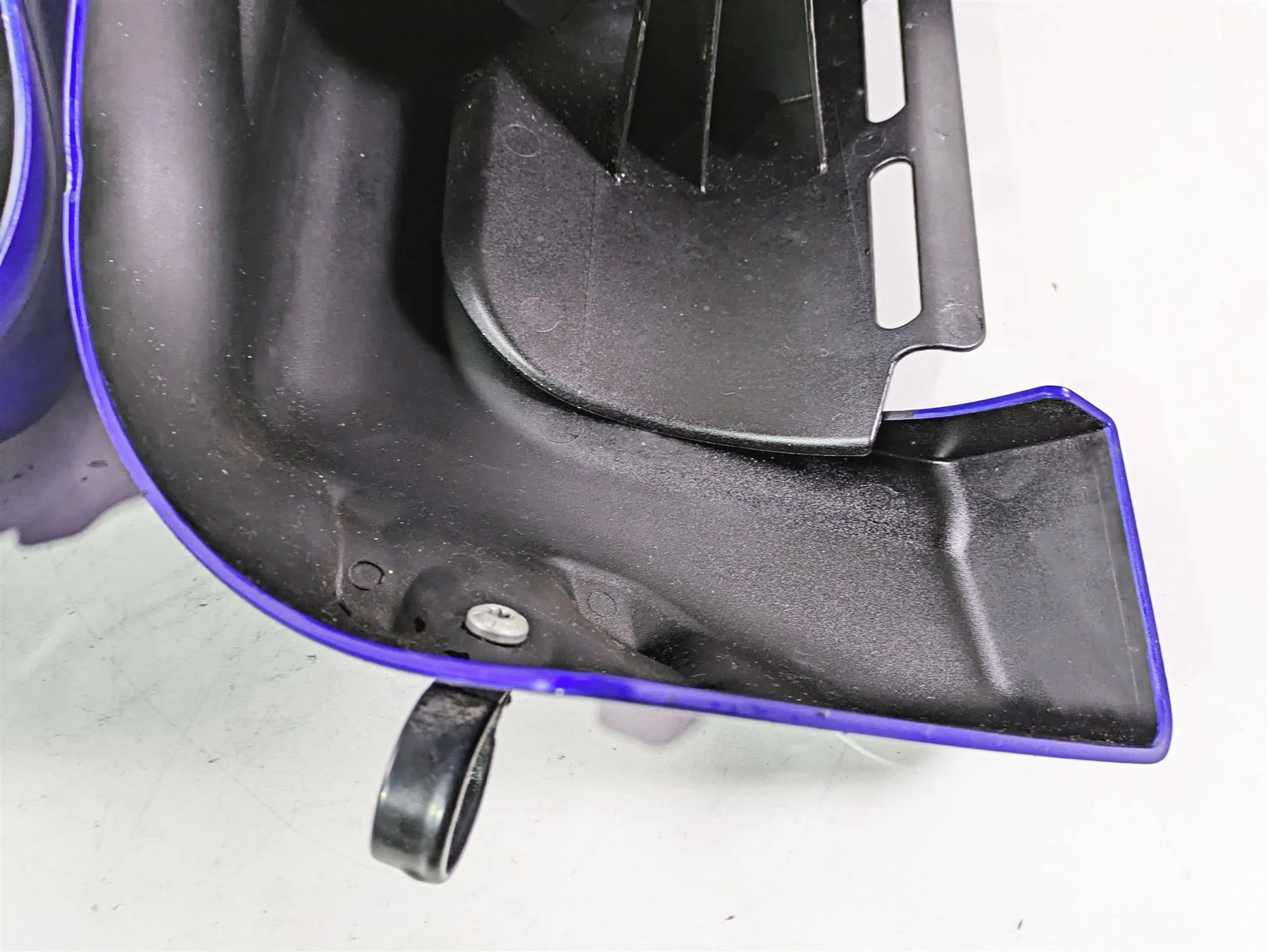 2011 Harley Touring FLHTCUSE CVO E-Glide Lower Leg Fairing Set 57100091 57100092 - Image 9
