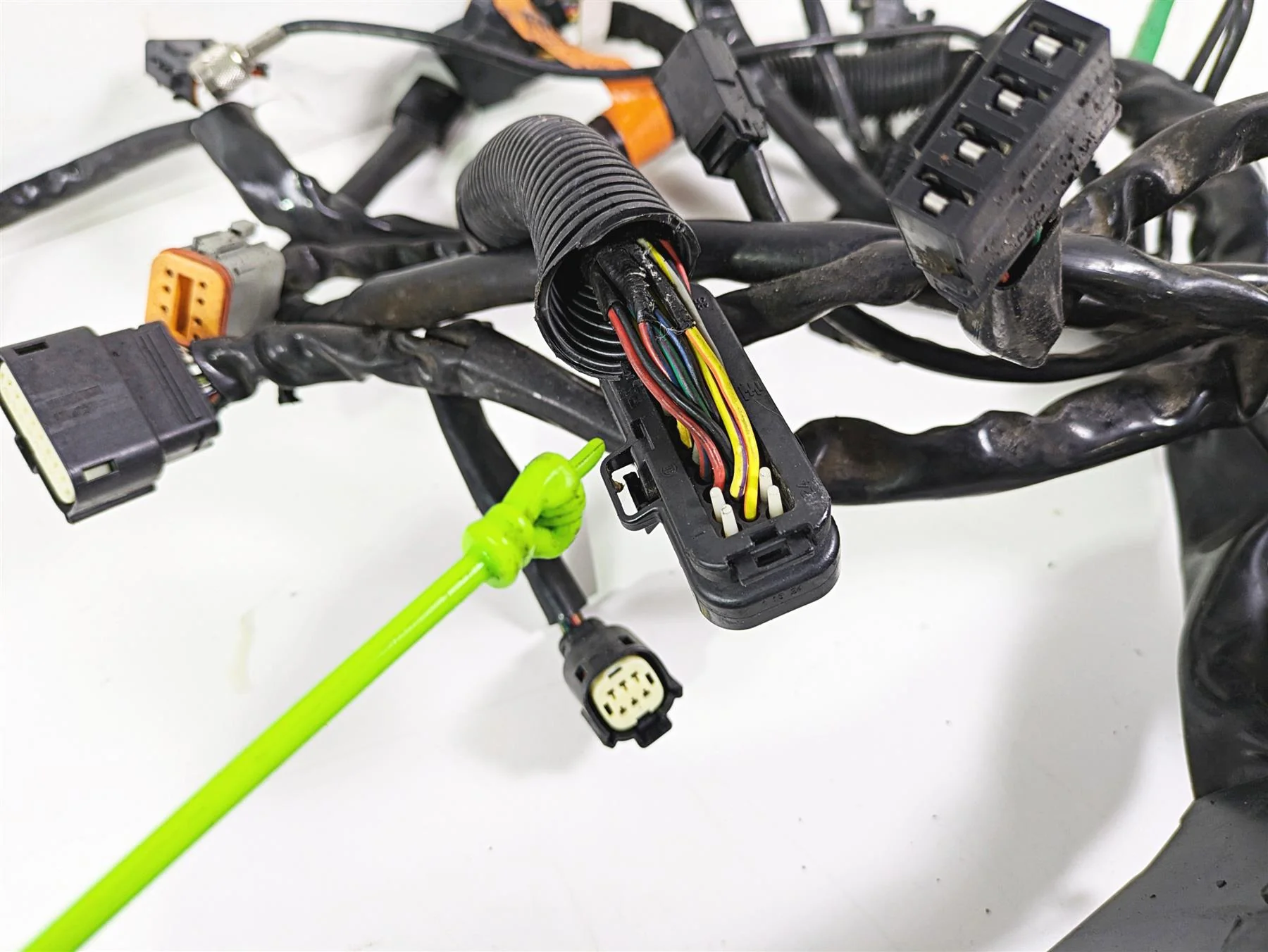 2011 Harley Touring FLHTCUSE CVO E-Glide Main Wiring Harness Loom READ 69200055 - Image 3