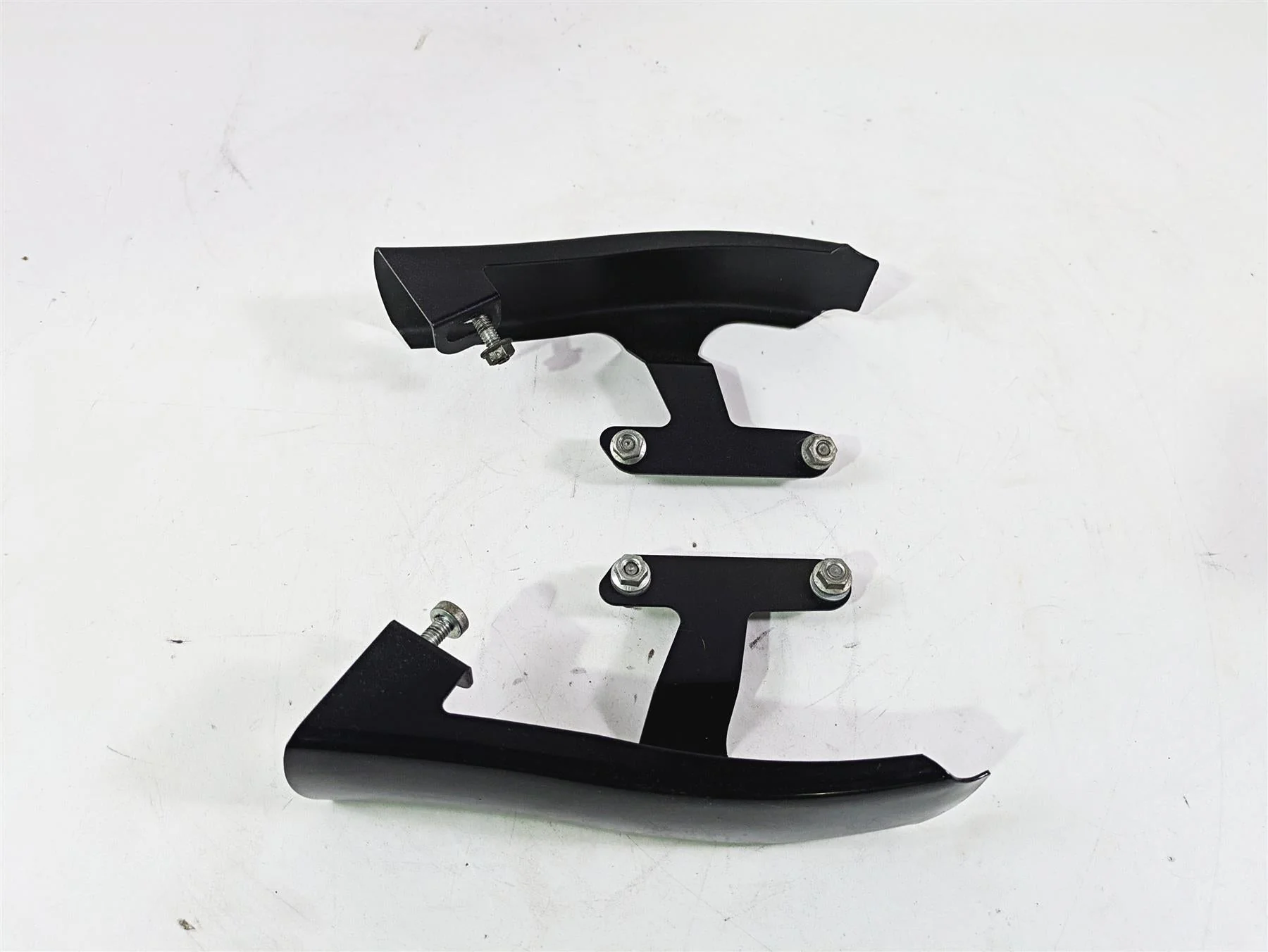 2011 Harley Touring FLHTCUSE CVO E-Glide Rear Fender Filler Strip 90200379CJL - Image 2
