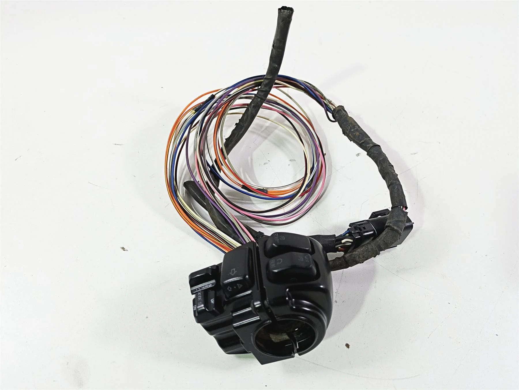 2011 Harley Touring FLHTCUSE CVO E-Glide Right Hand Control Switch 71684-06A - Image 2